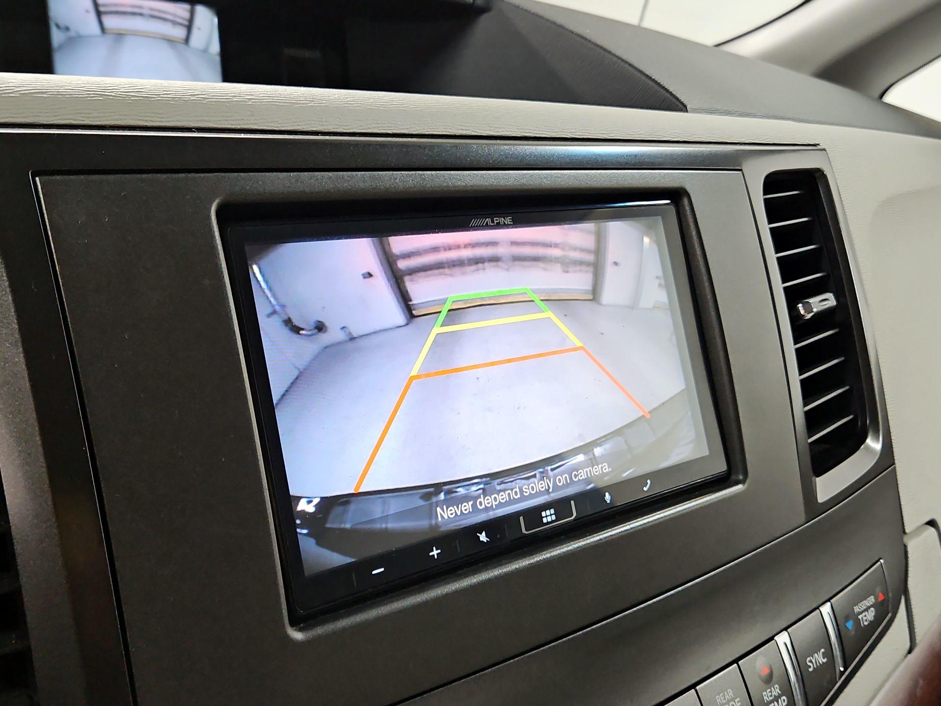 Thumbnail: 2014 Toyota Sienna - 14