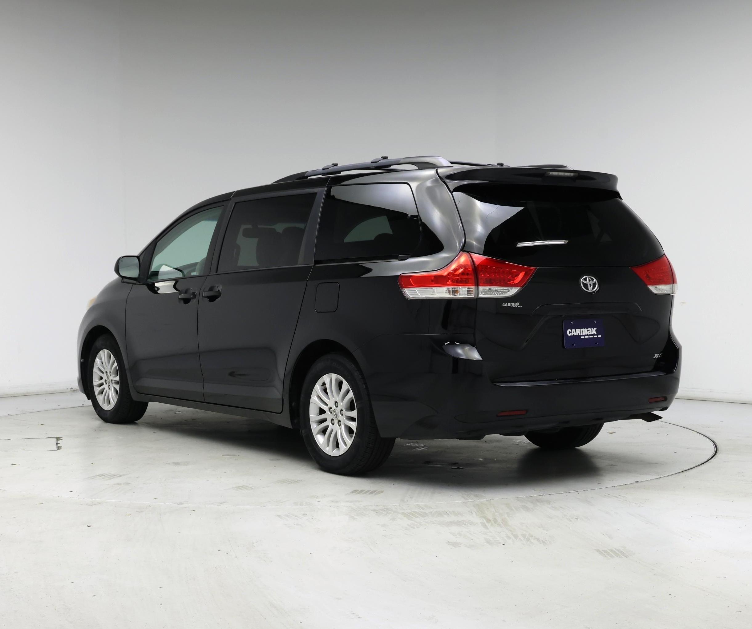 Thumbnail: 2014 Toyota Sienna - 2