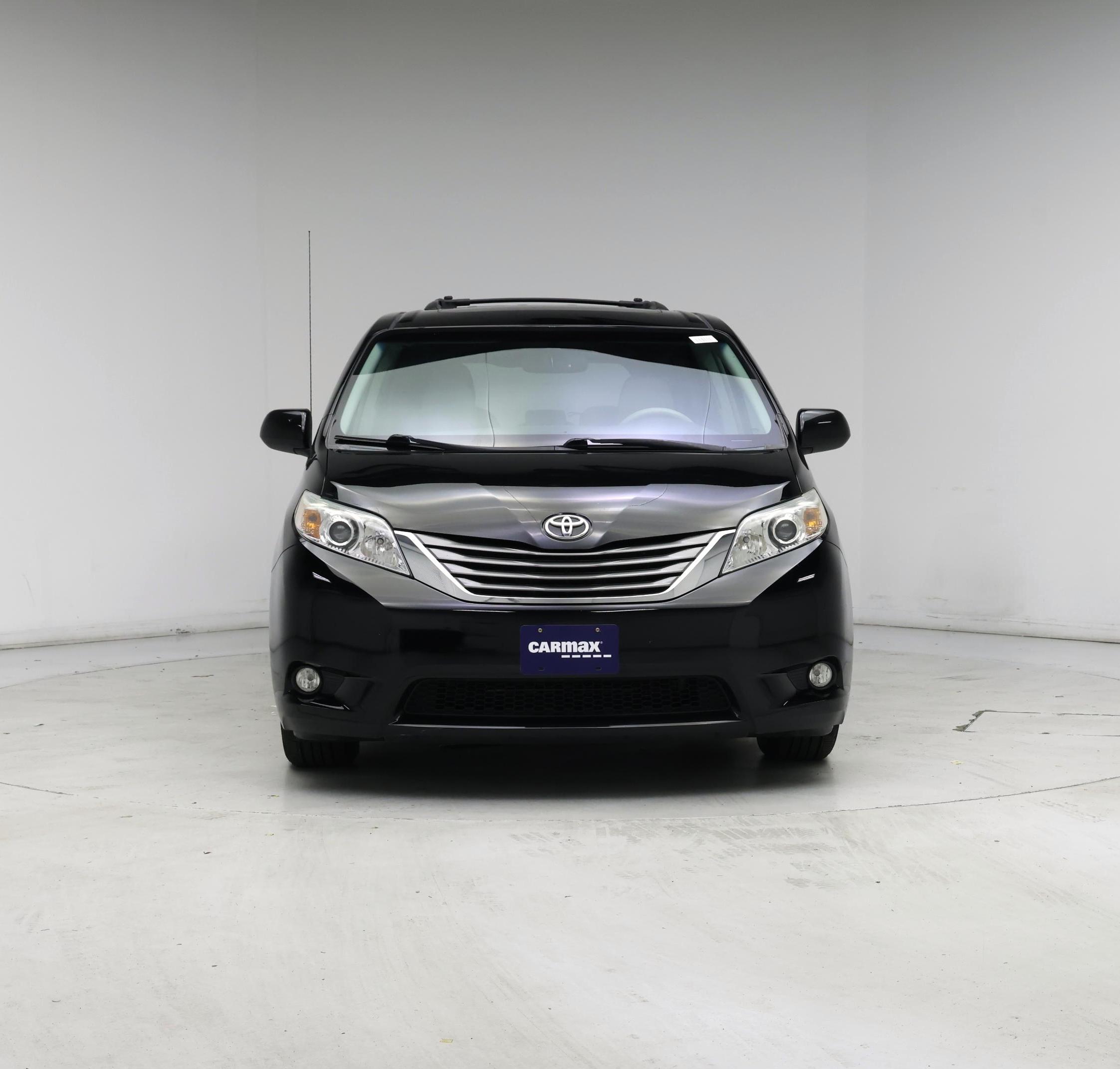 Thumbnail: 2014 Toyota Sienna - 5