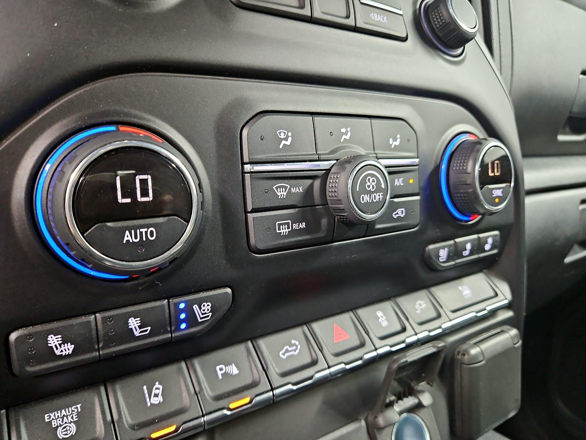 Thumbnail: 2022 Chevrolet Silverado 3500 - 17