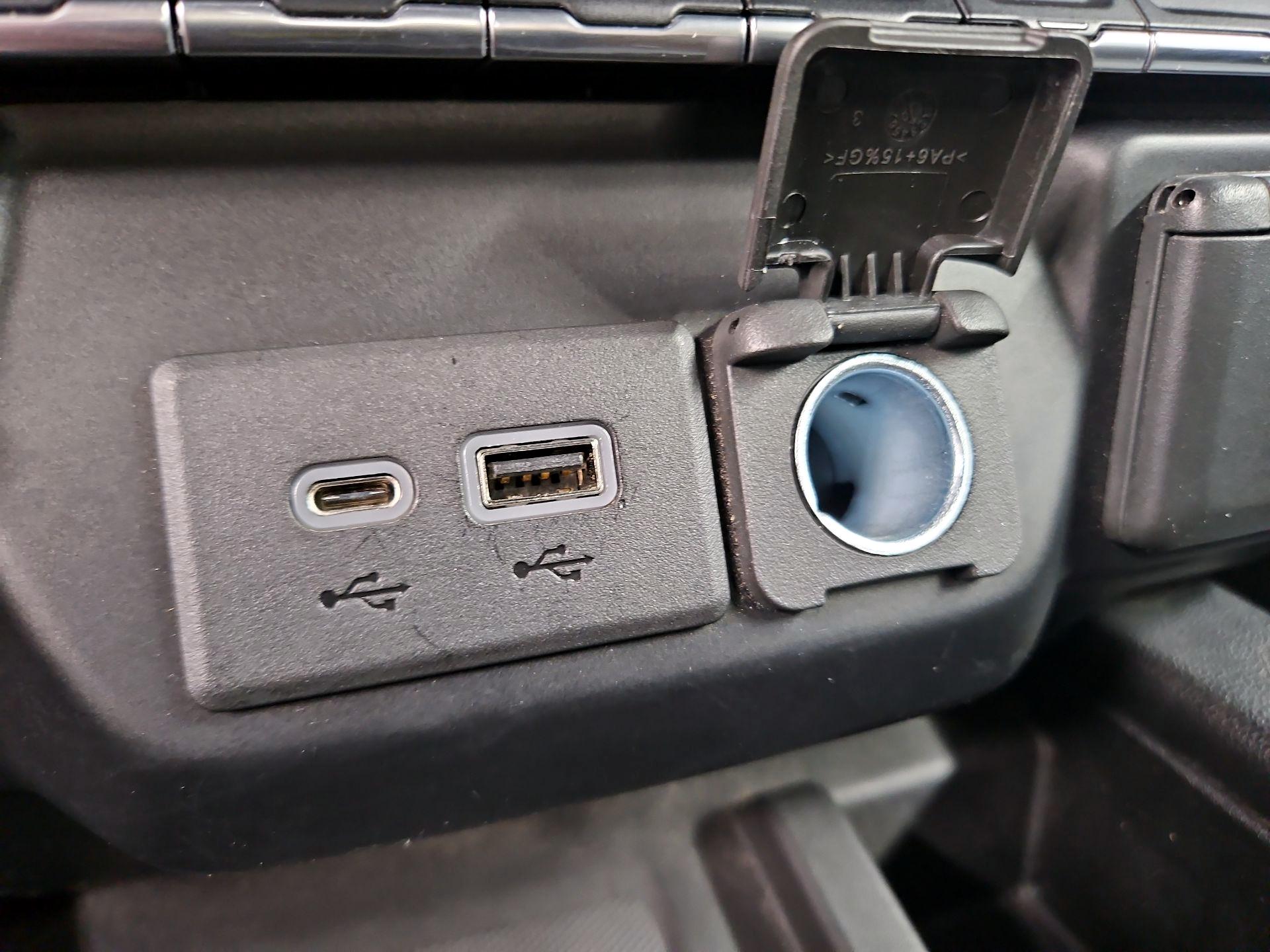 Thumbnail: 2022 Chevrolet Silverado 3500 - 19