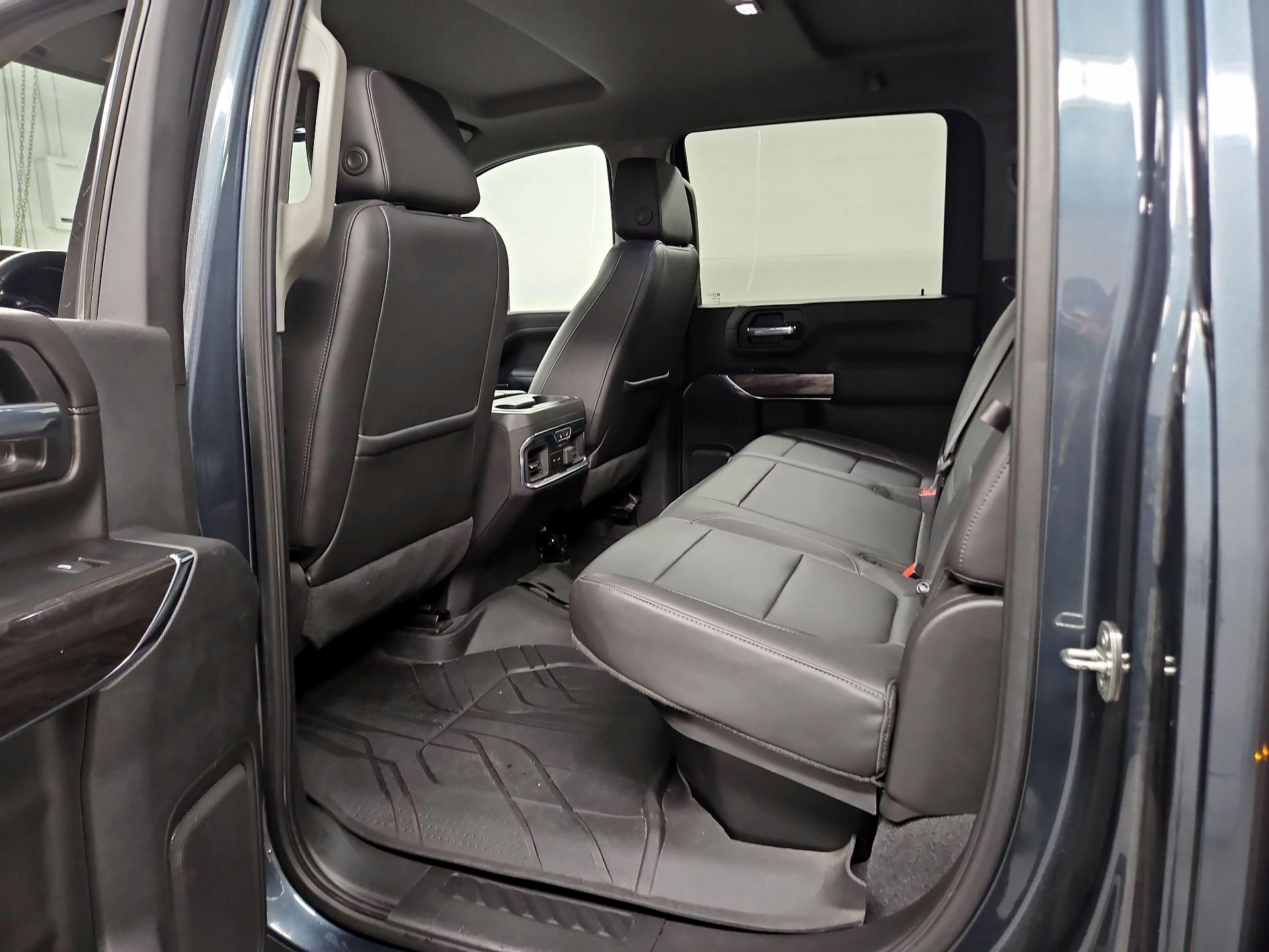 Thumbnail: 2022 Chevrolet Silverado 3500 - 20