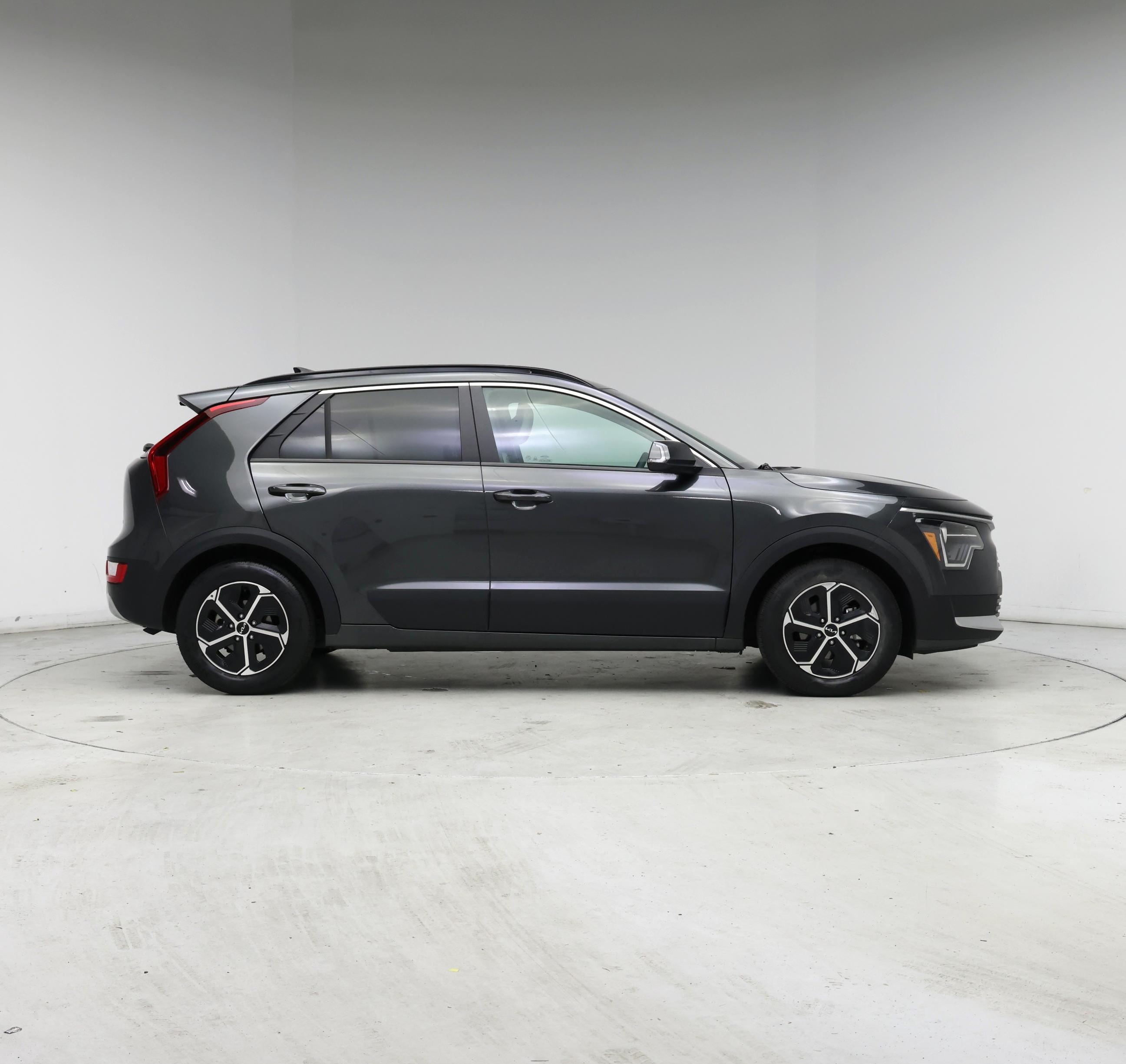 Thumbnail: 2024 Kia Niro - 7