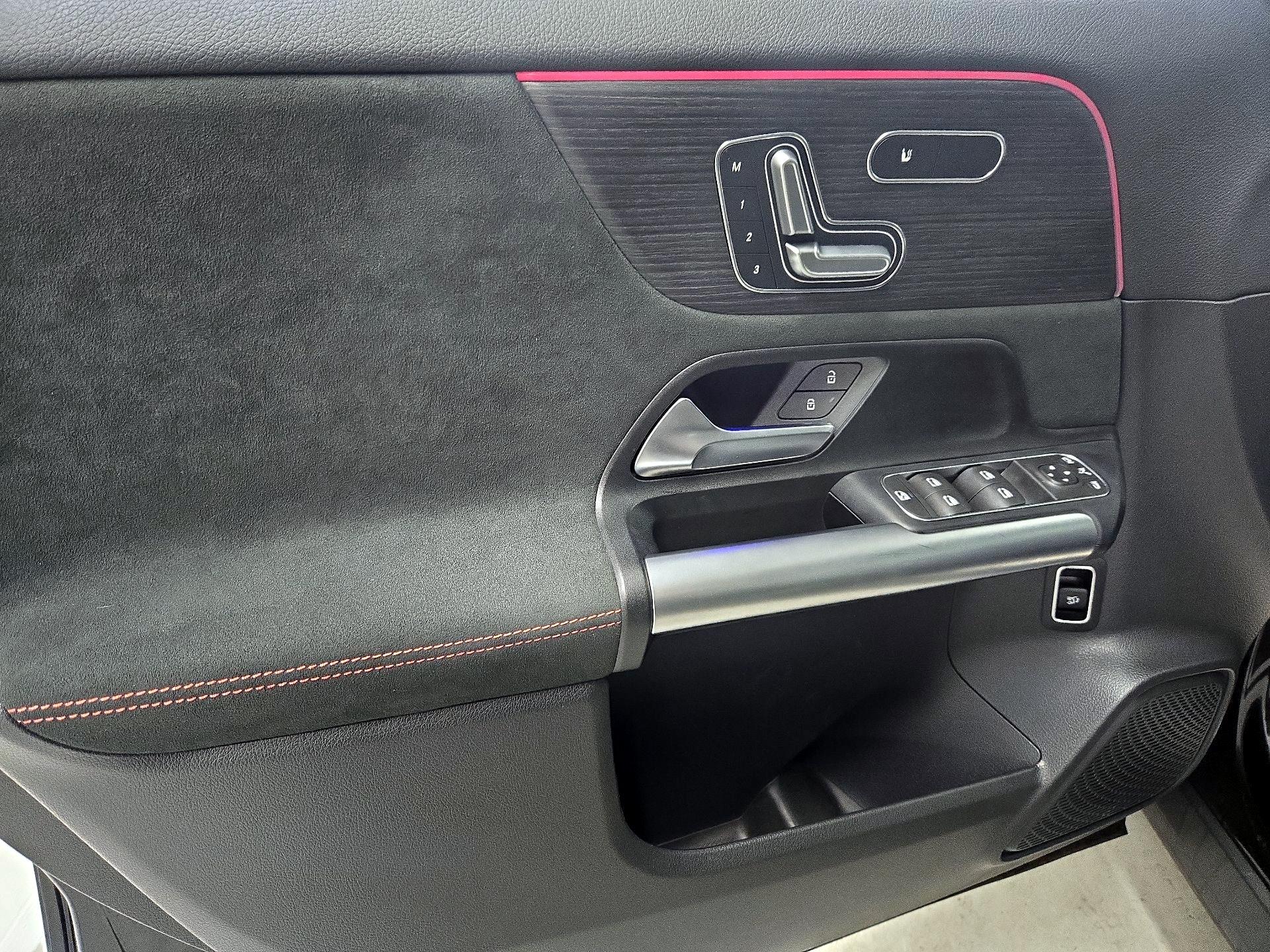 Thumbnail: 2023 Mercedes-Benz GLA - 12