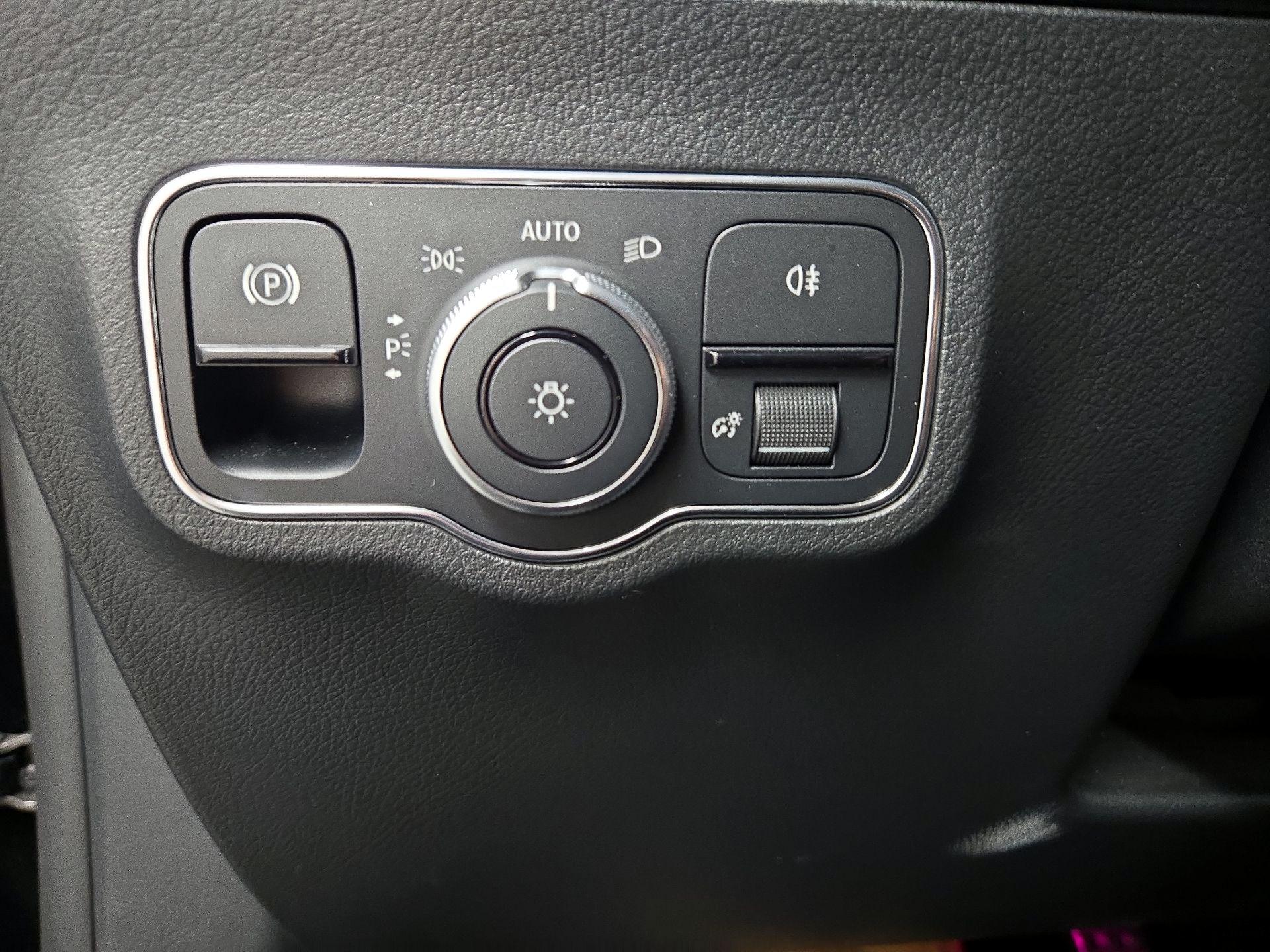 Thumbnail: 2023 Mercedes-Benz GLA - 13