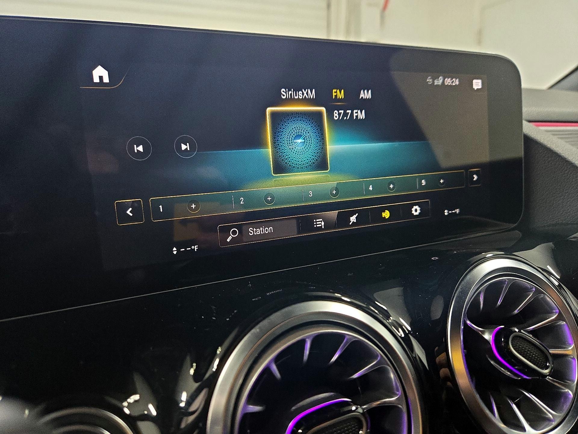 Thumbnail: 2023 Mercedes-Benz GLA - 15