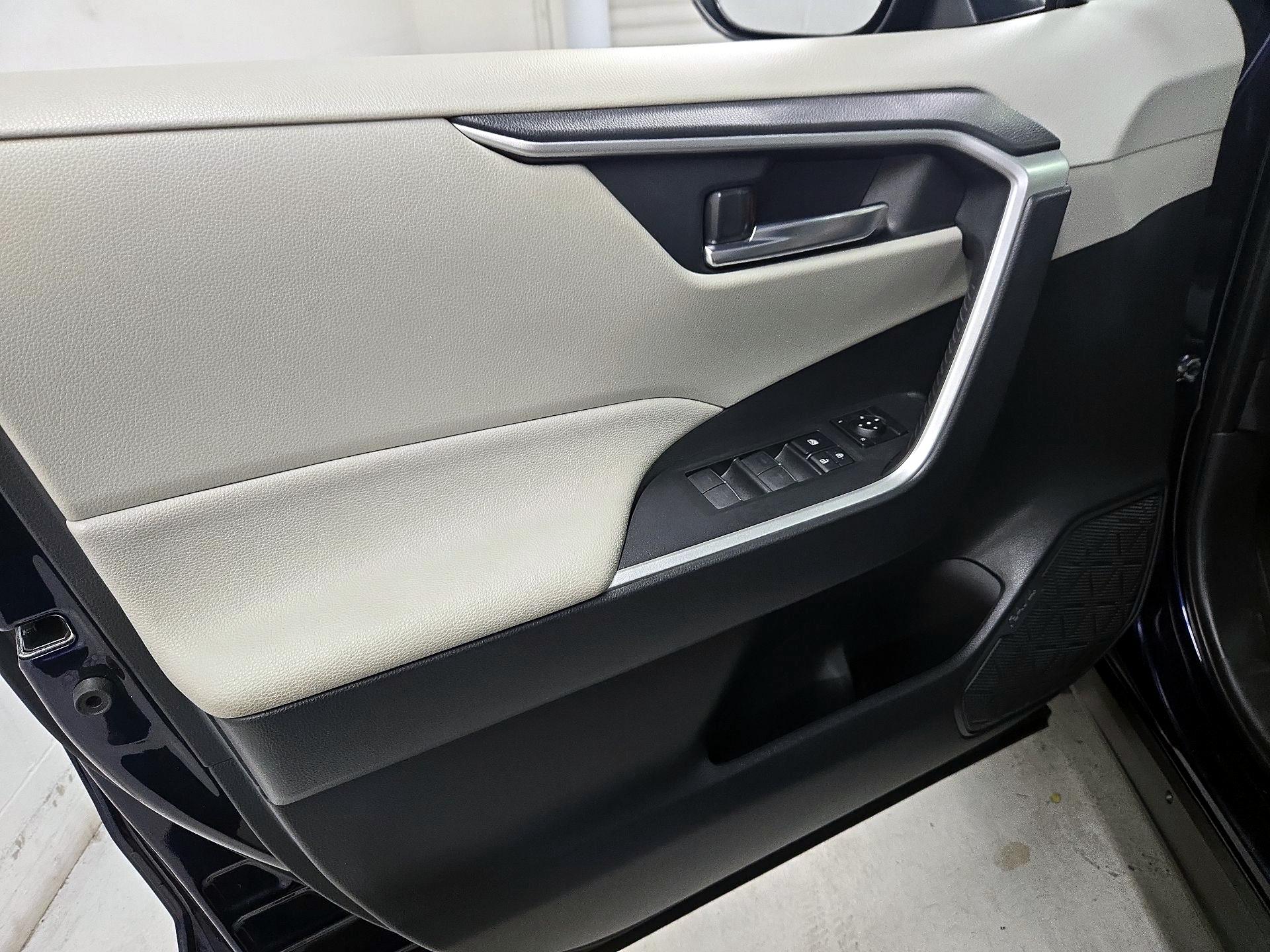 Thumbnail: 2024 Toyota RAV4 - 12