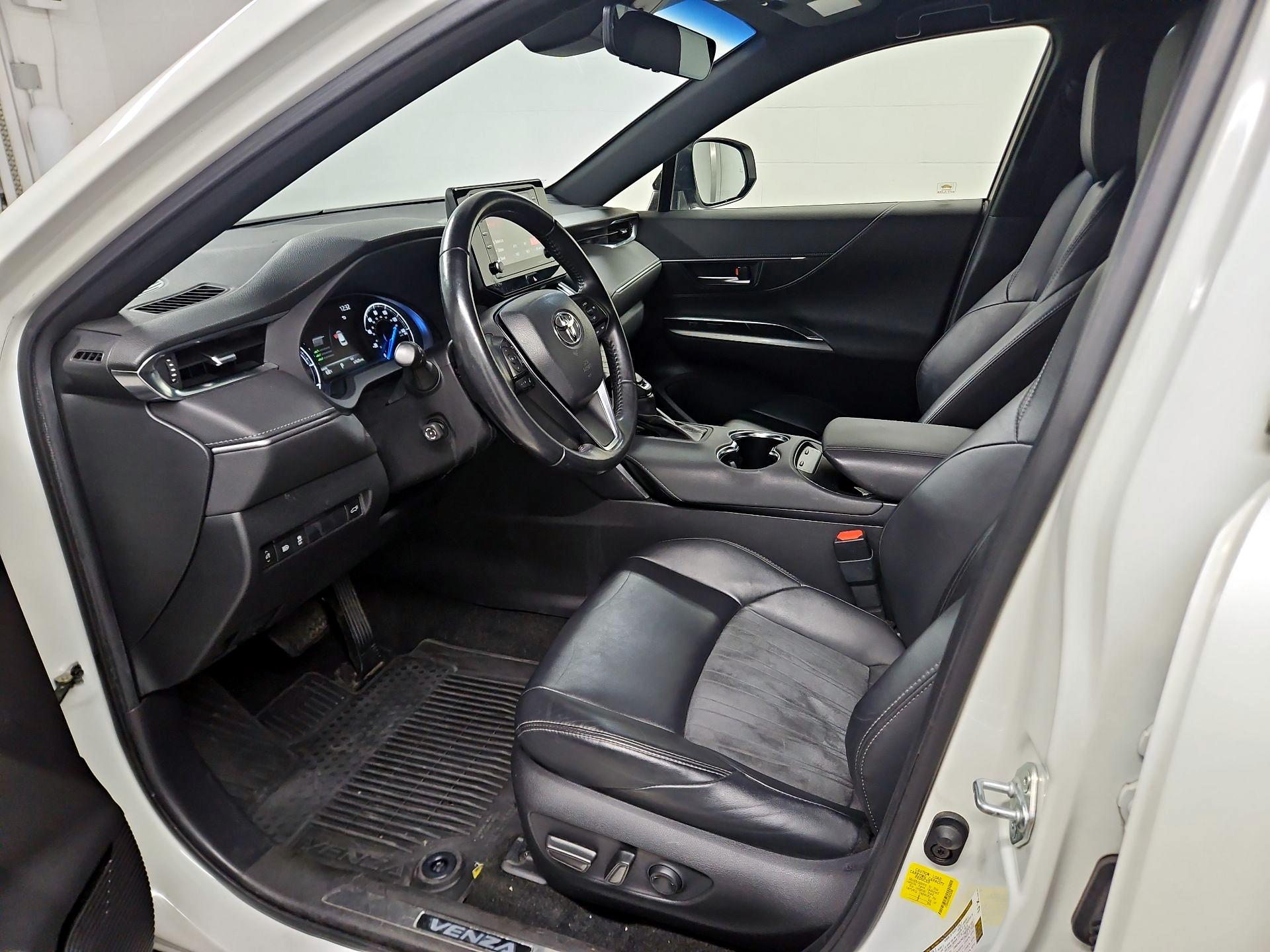 Thumbnail: 2021 Toyota Venza - 11