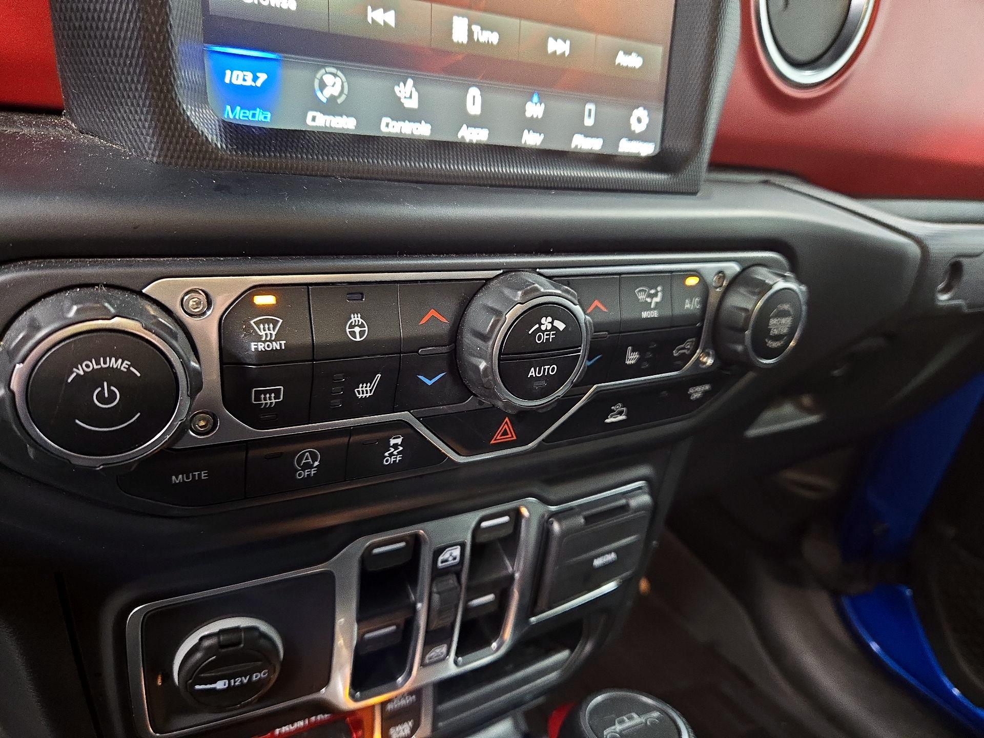 Thumbnail: 2021 Jeep Gladiator - 17