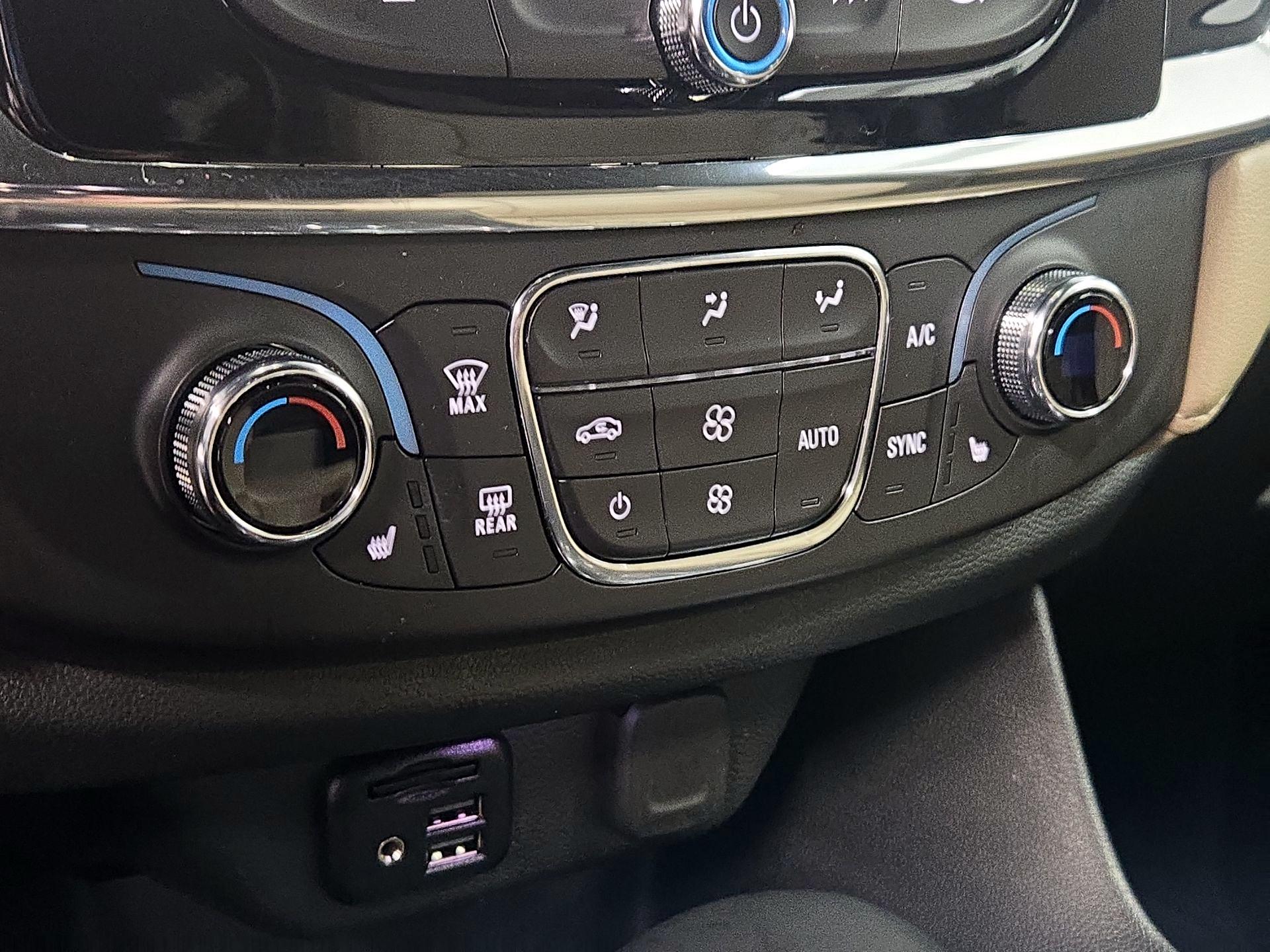 Thumbnail: 2023 Chevrolet Traverse - 17