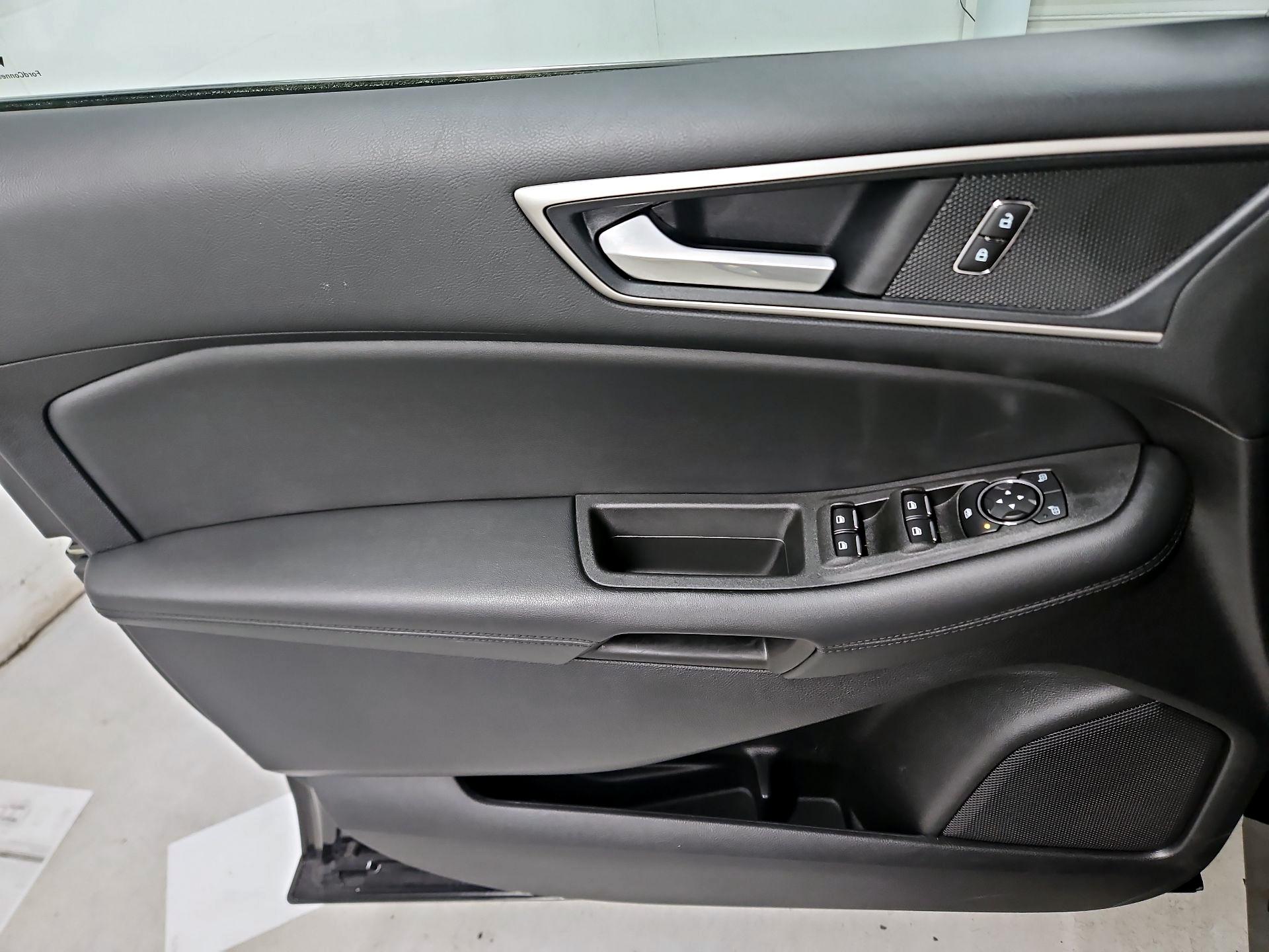 Thumbnail: 2021 Ford Edge - 12
