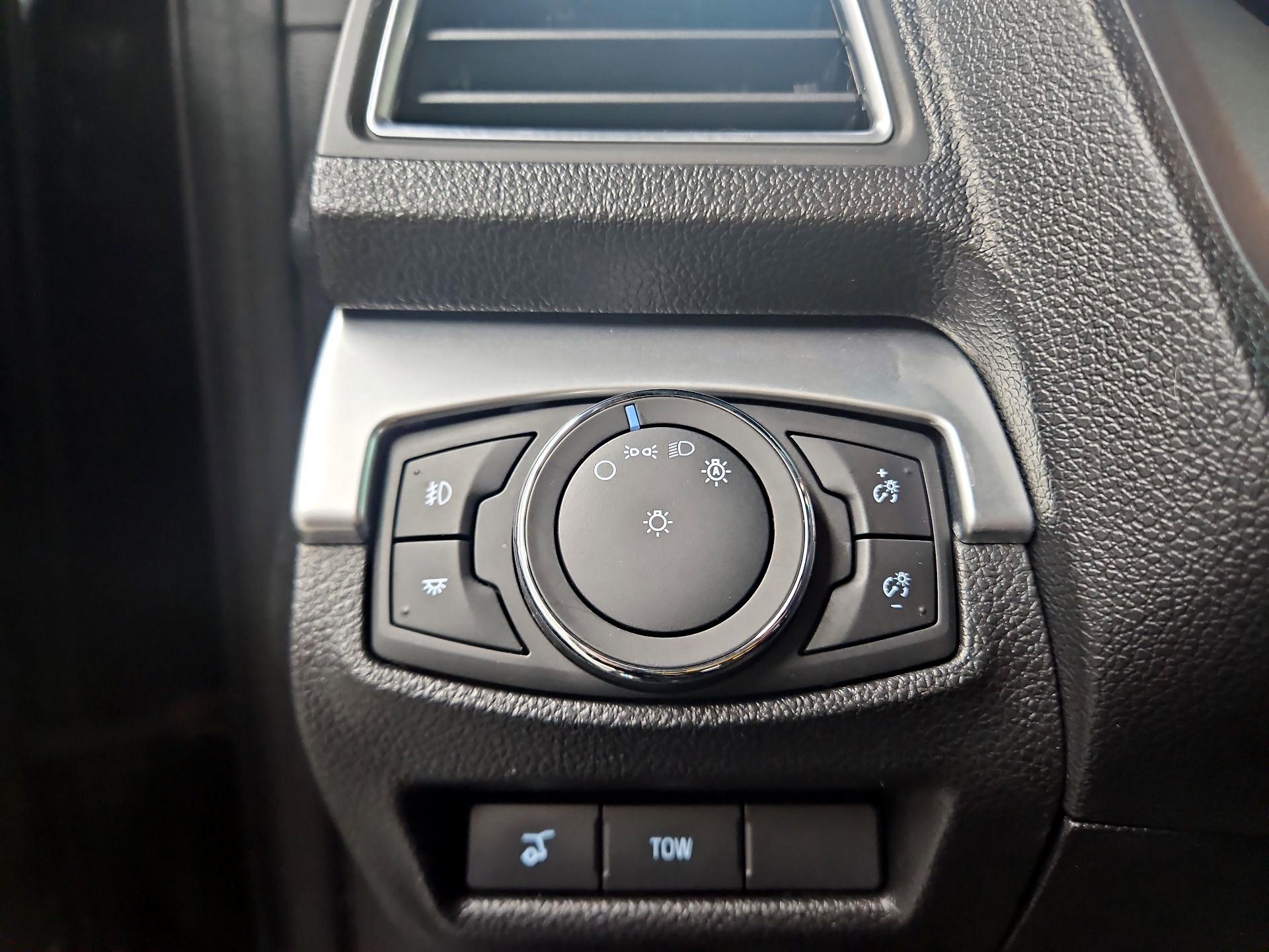 Thumbnail: 2017 Ford Explorer - 13