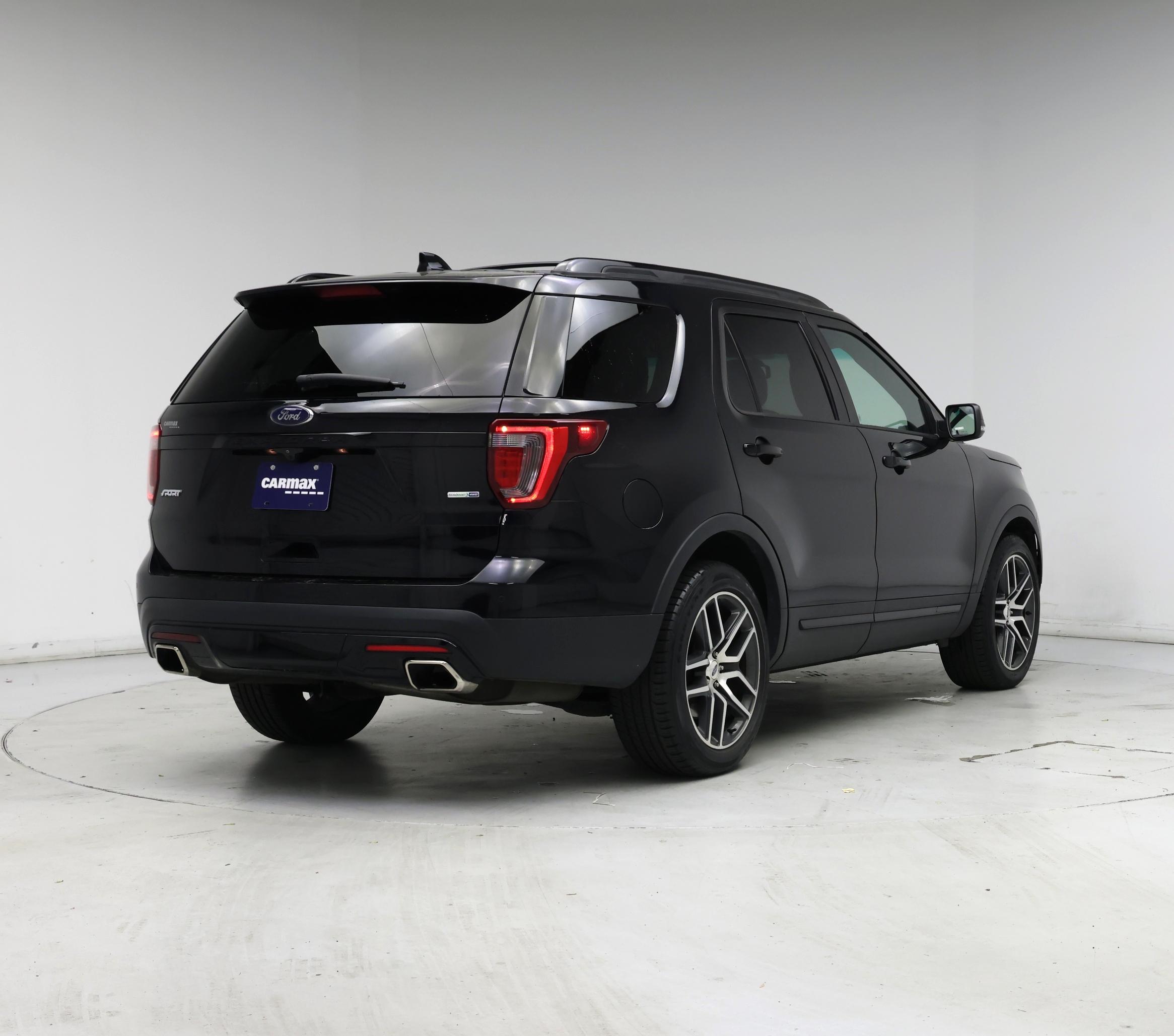 Thumbnail: 2017 Ford Explorer - 8