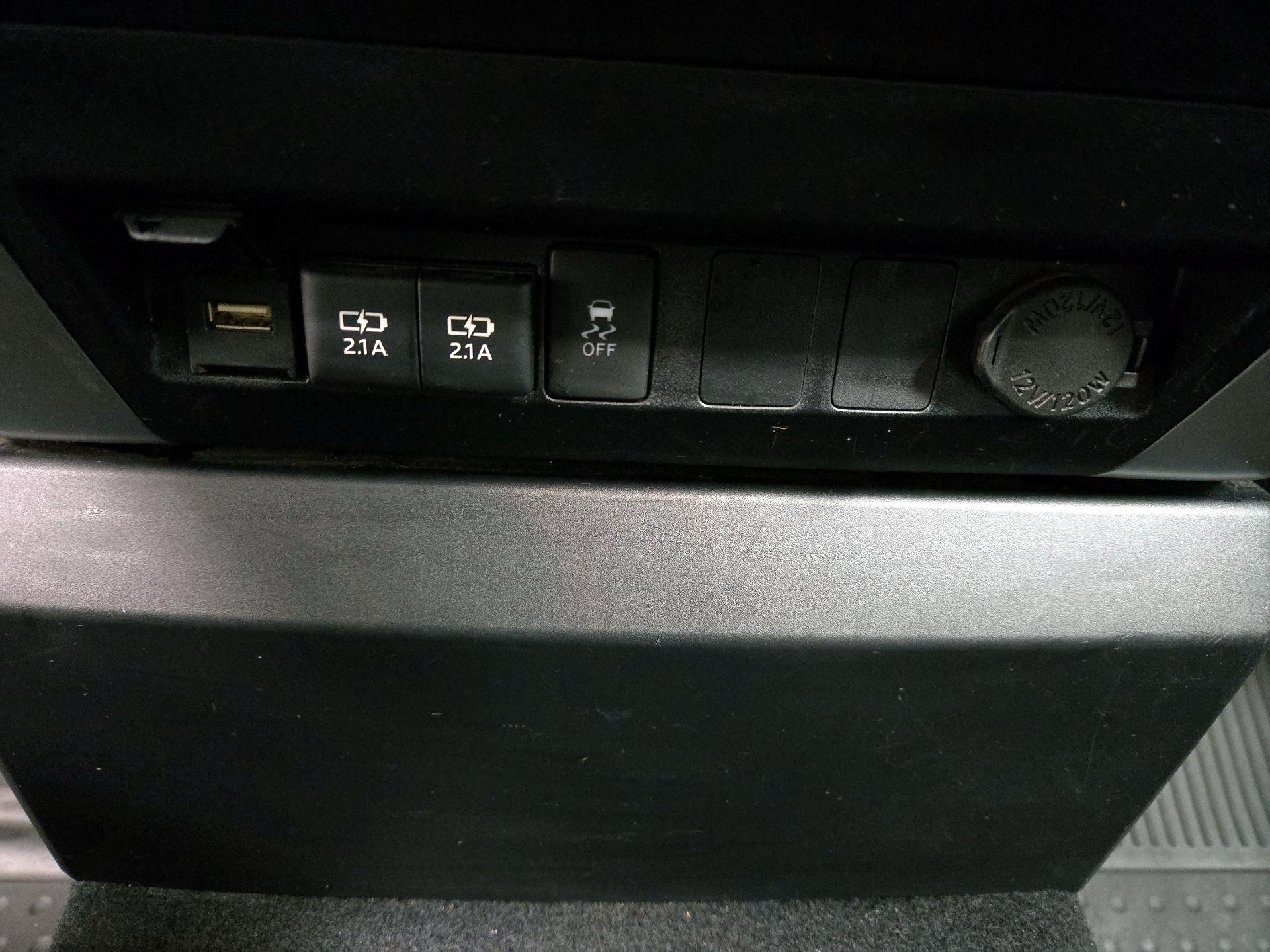 Thumbnail: 2021 Toyota Tundra - 18