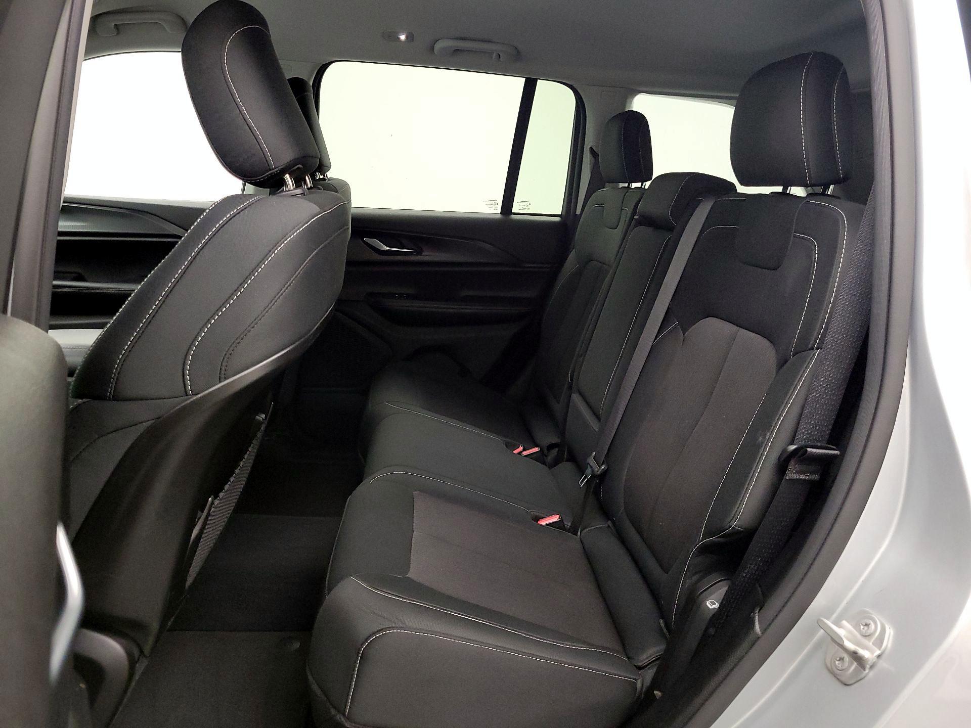 Thumbnail: 2023 Jeep Grand Cherokee - 19