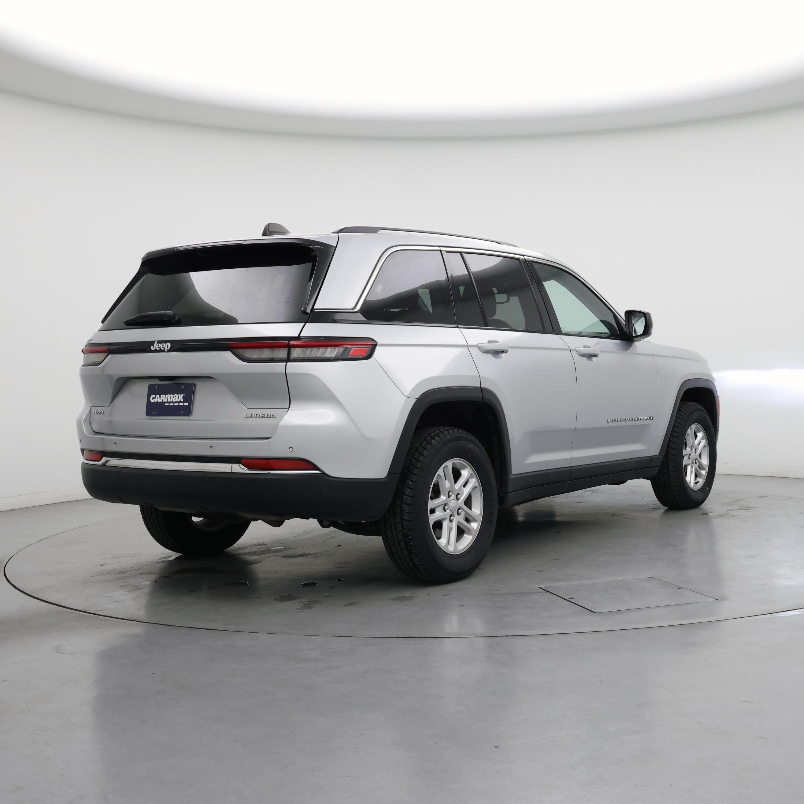 Thumbnail: 2023 Jeep Grand Cherokee - 8