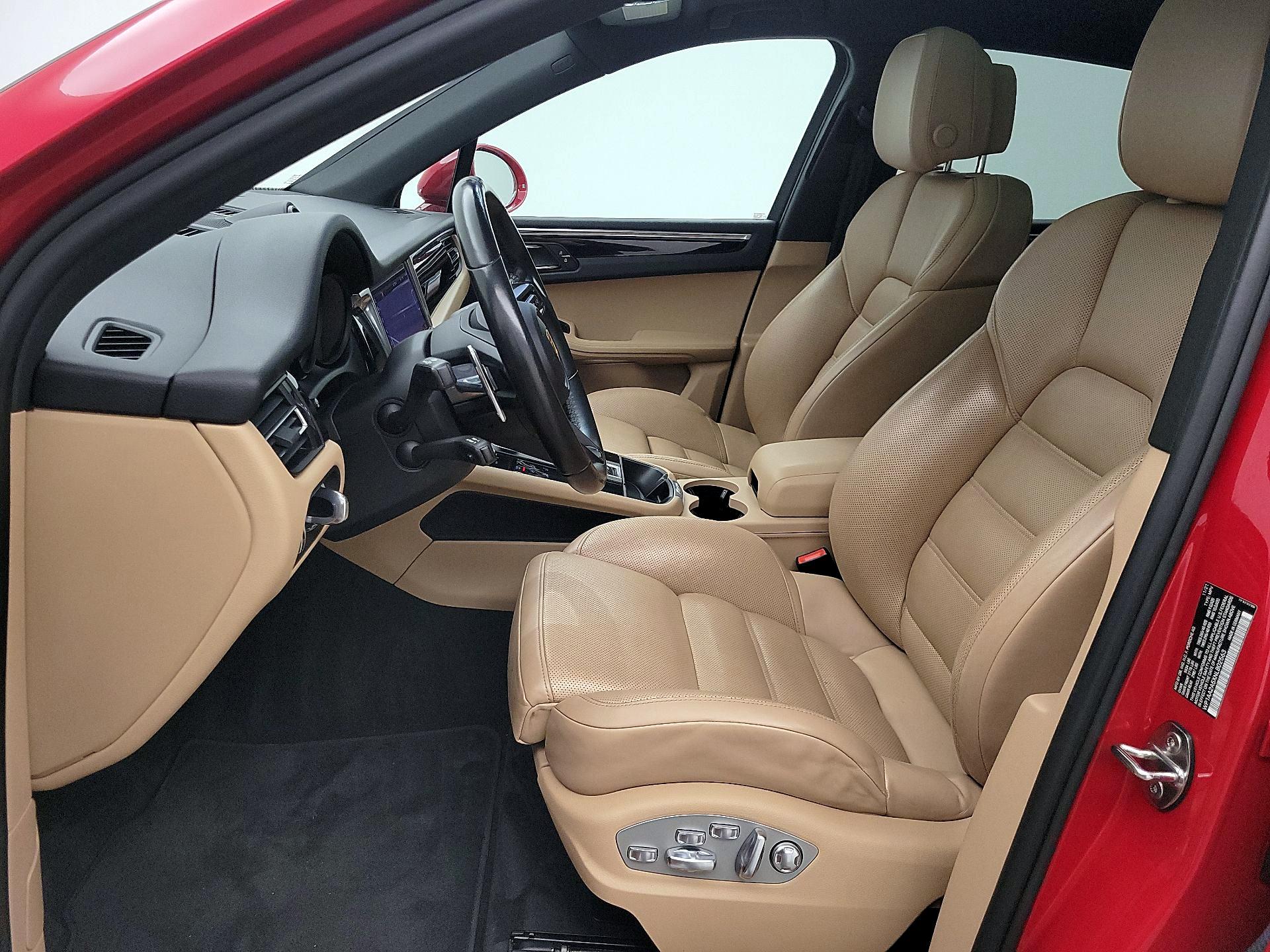 Thumbnail: 2022 Porsche Macan - 11