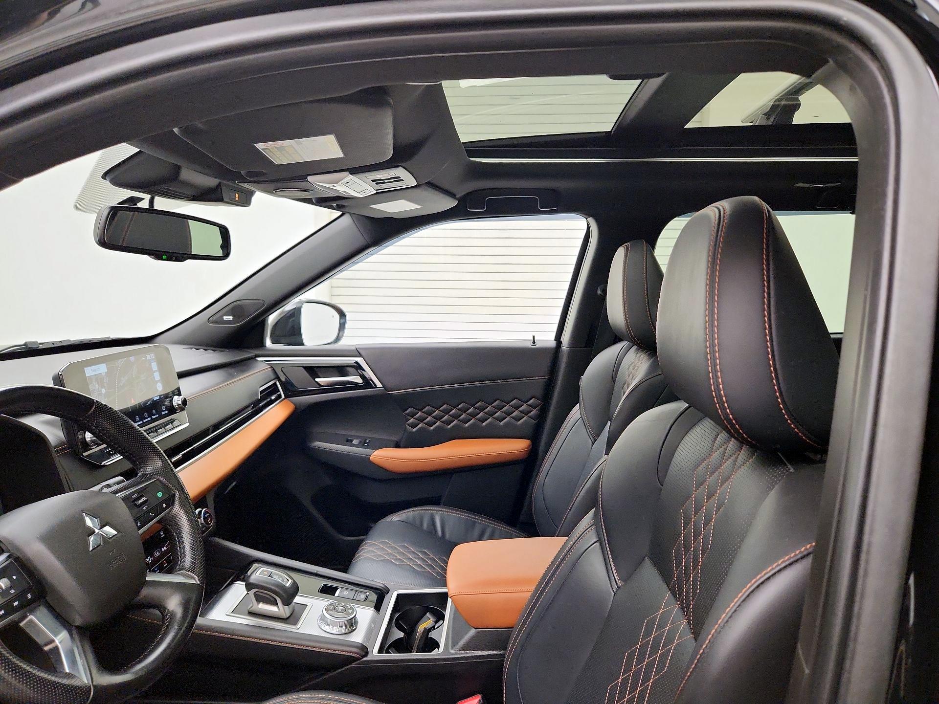 Thumbnail: 2022 Mitsubishi Outlander - 20