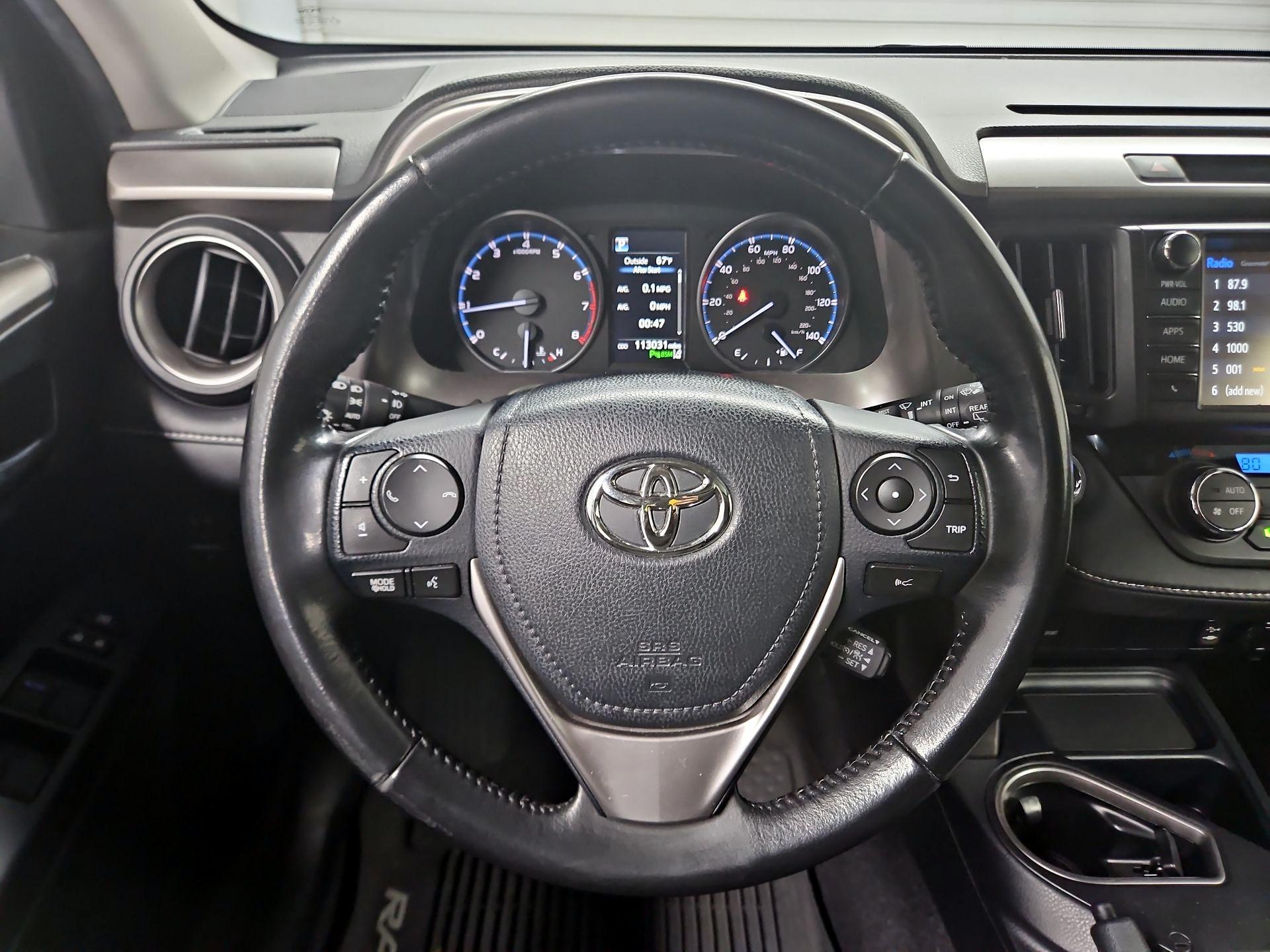 Thumbnail: 2018 Toyota RAV4 - 10