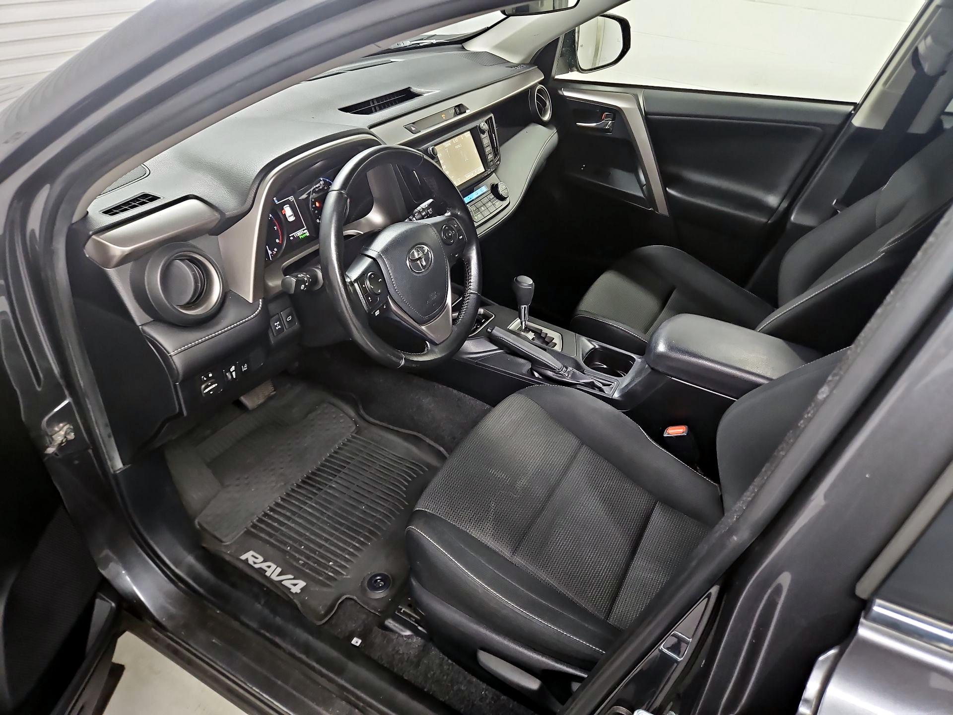 Thumbnail: 2018 Toyota RAV4 - 11