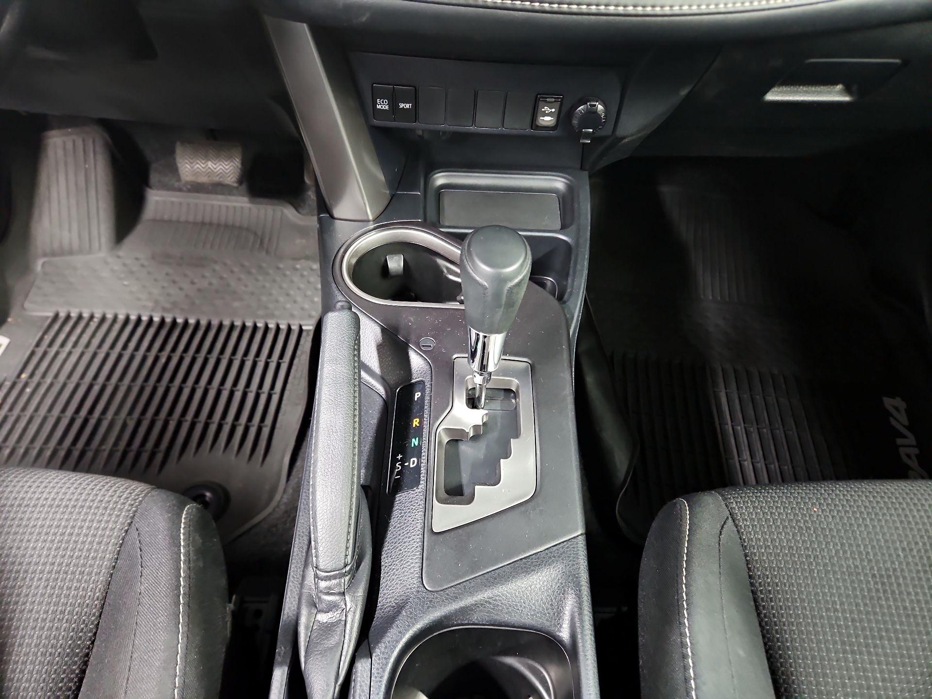 Thumbnail: 2018 Toyota RAV4 - 17