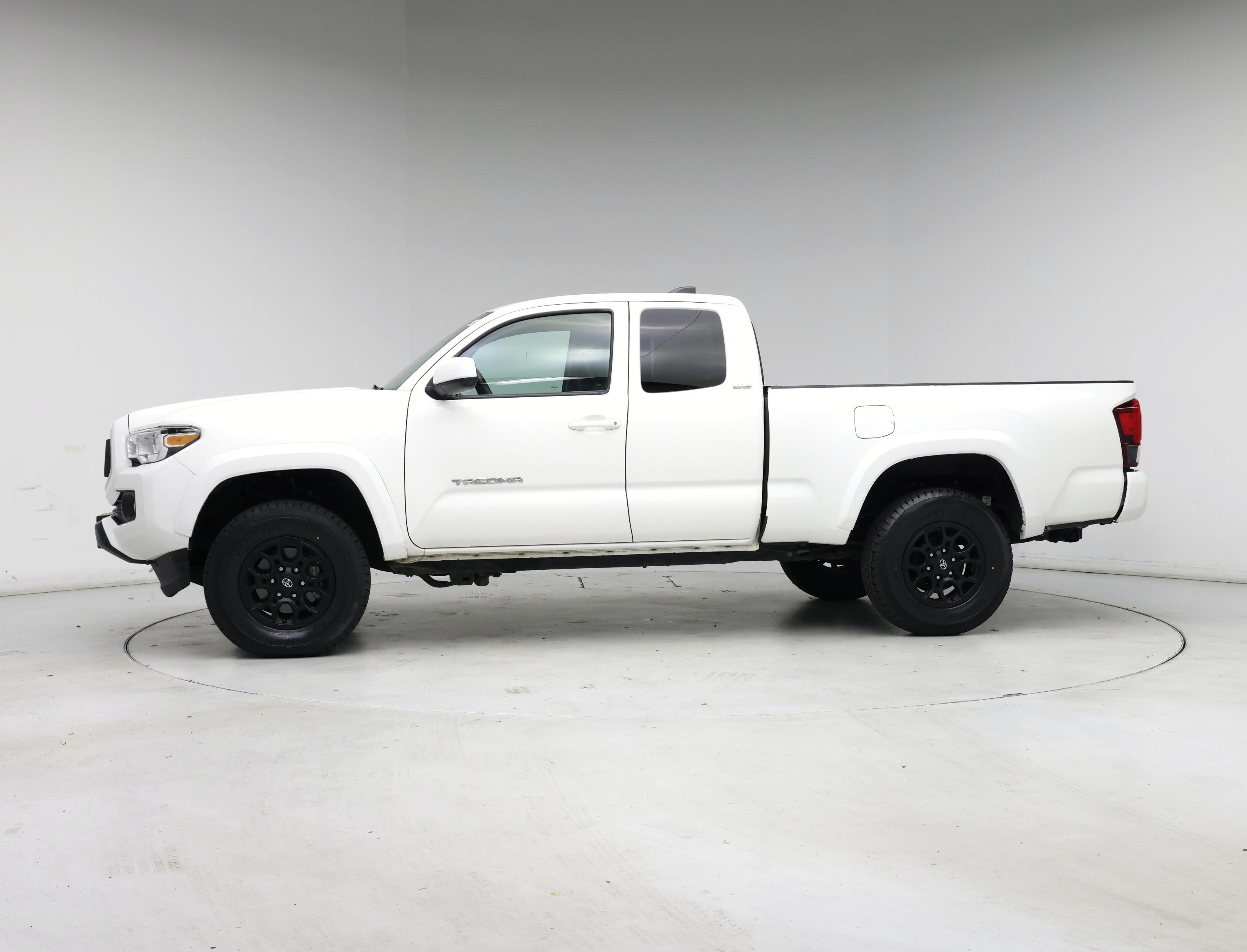 Thumbnail: 2022 Toyota Tacoma - 3