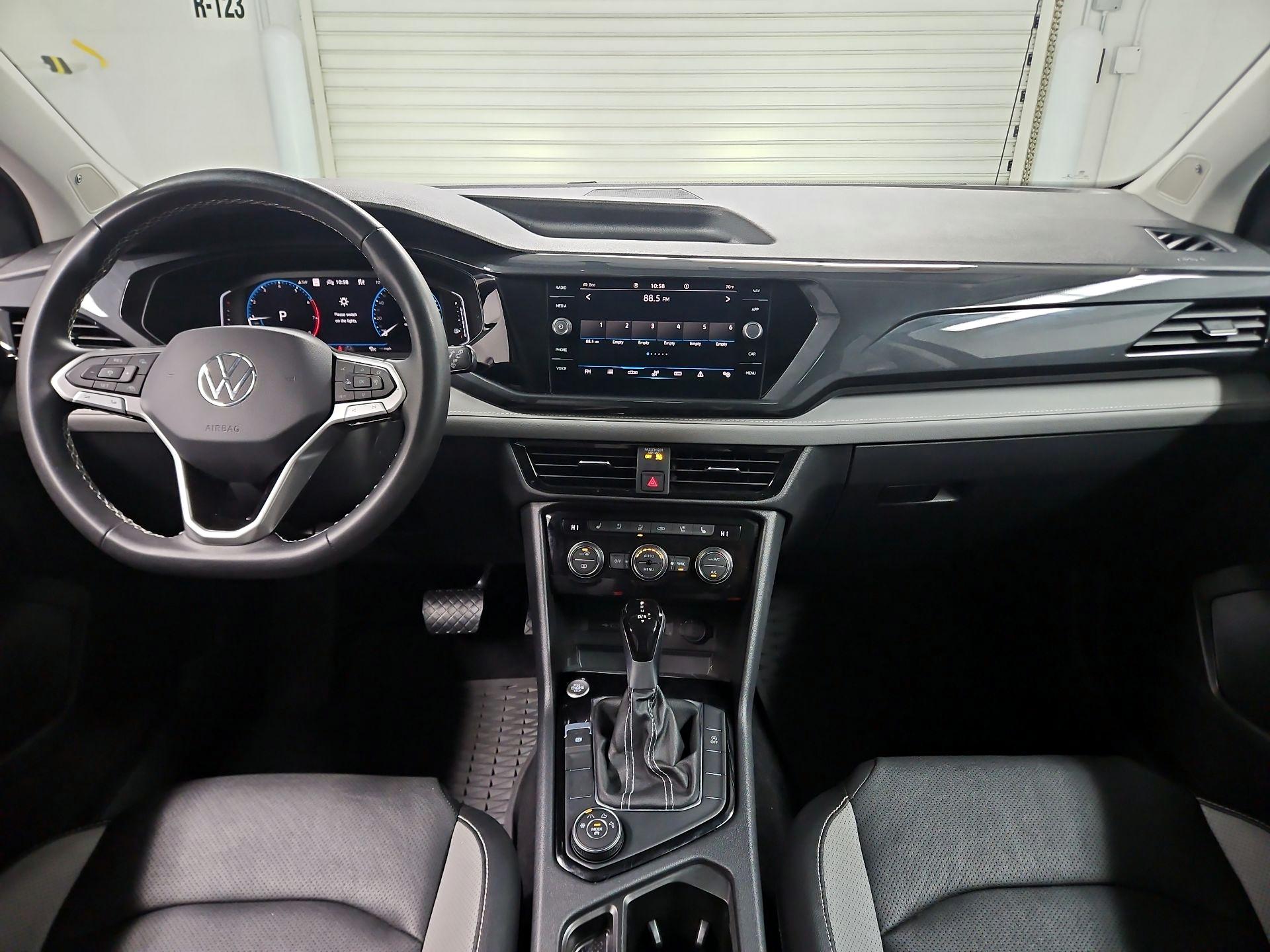 Thumbnail: 2022 Volkswagen Taos - 9