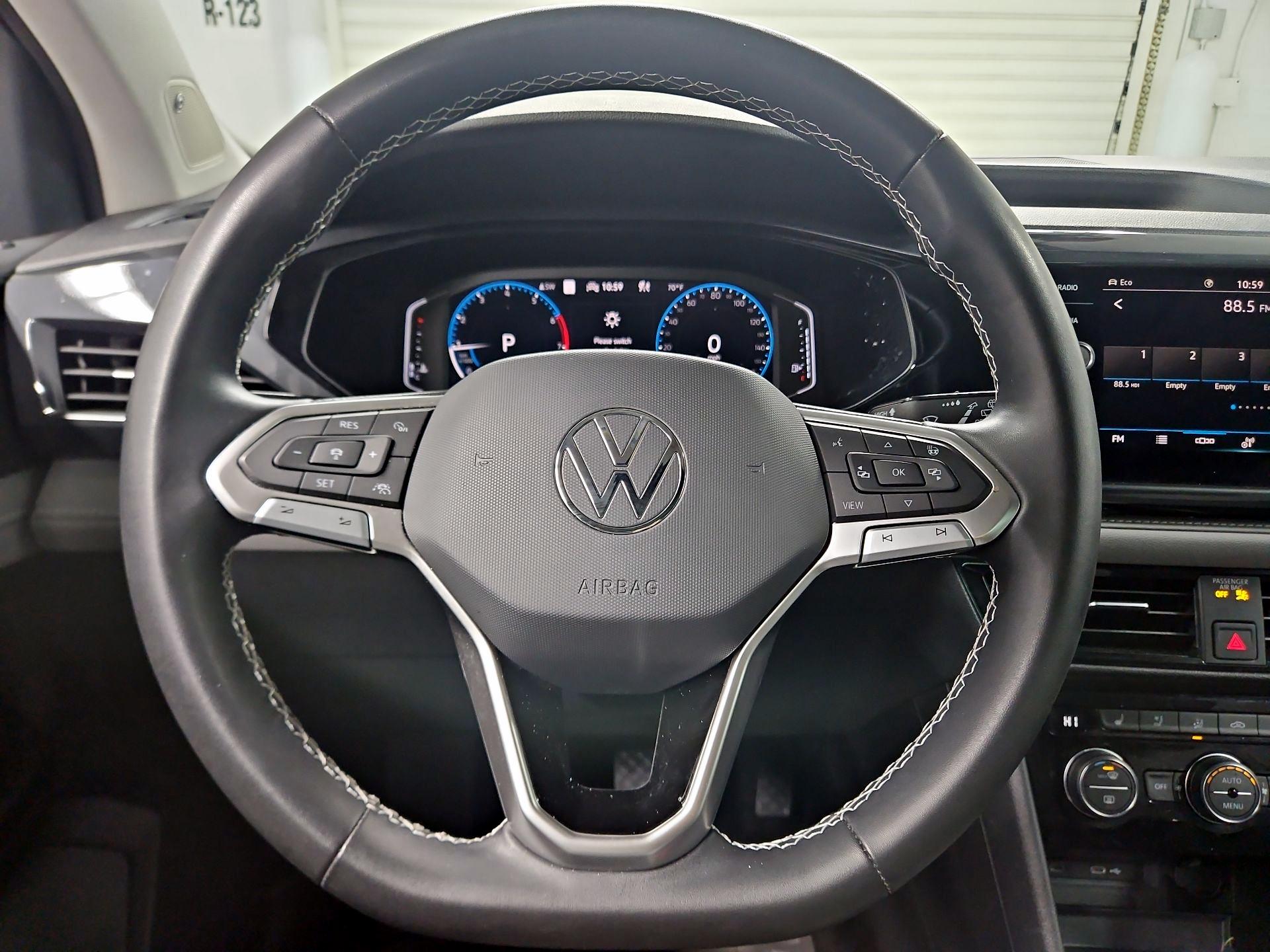 Thumbnail: 2022 Volkswagen Taos - 10