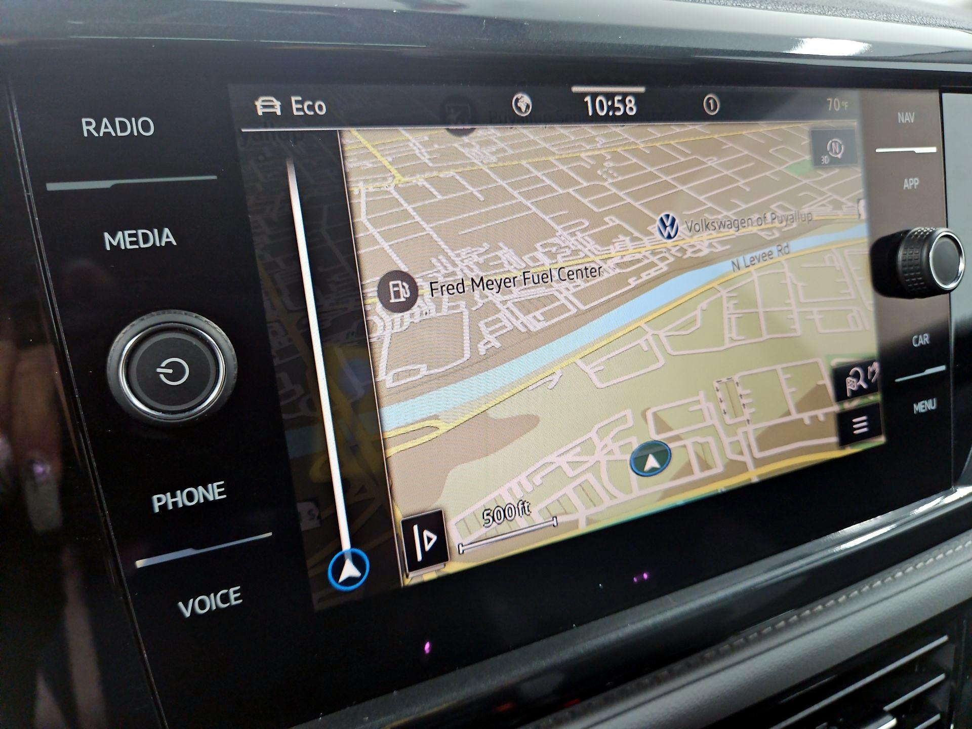 Thumbnail: 2022 Volkswagen Taos - 14