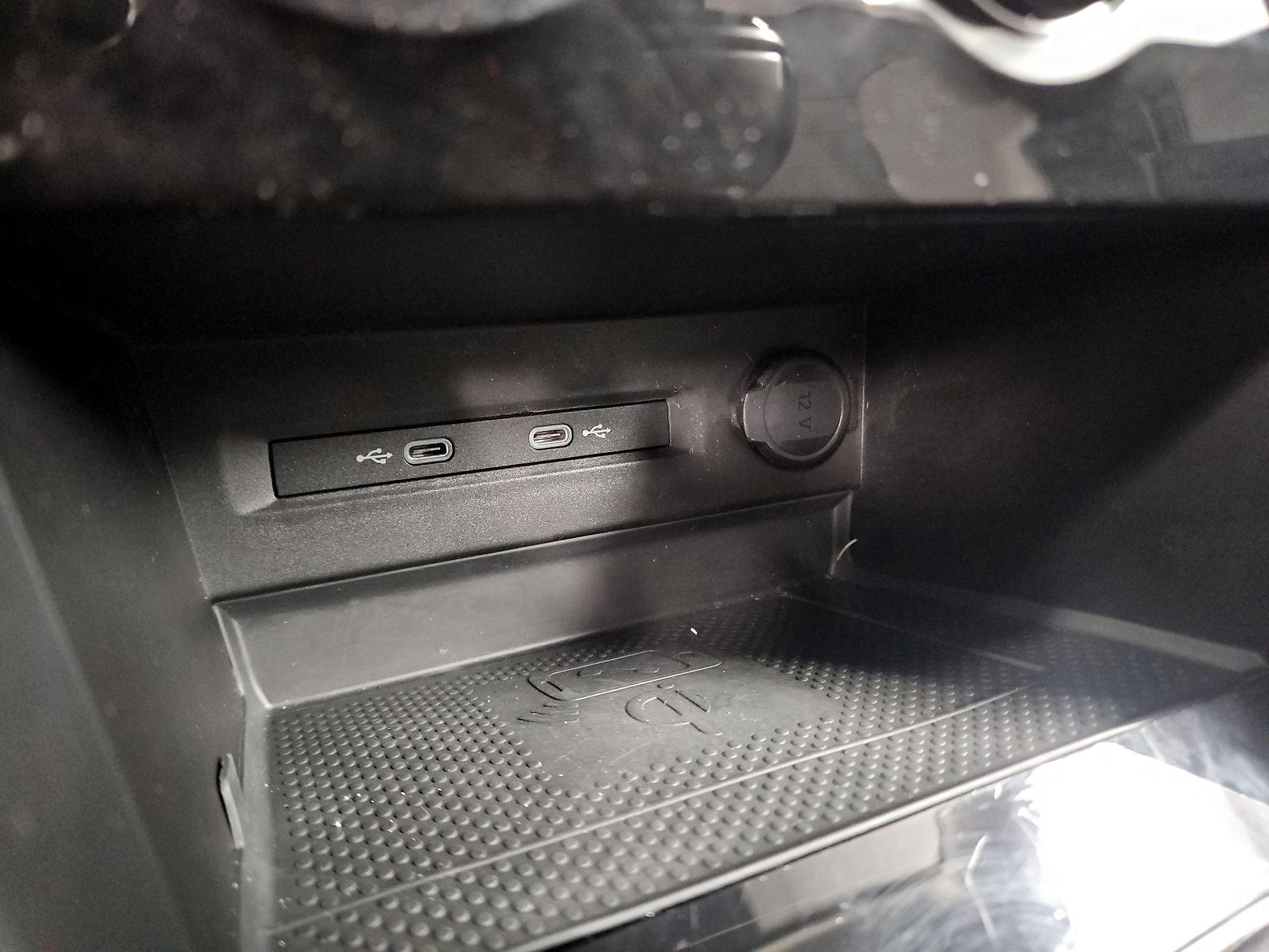 Thumbnail: 2022 Volkswagen Taos - 19