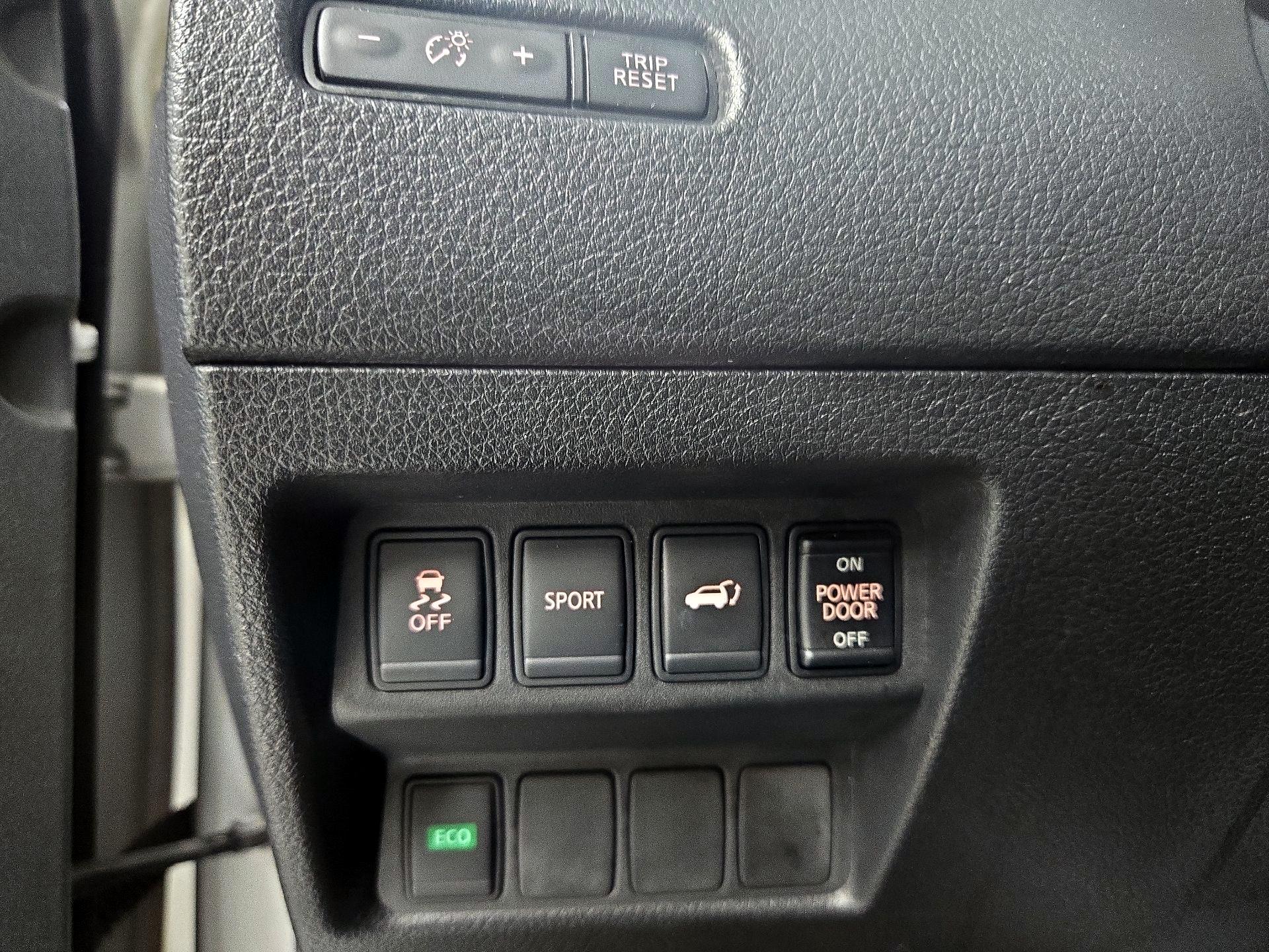 Thumbnail: 2016 Nissan Rogue - 13