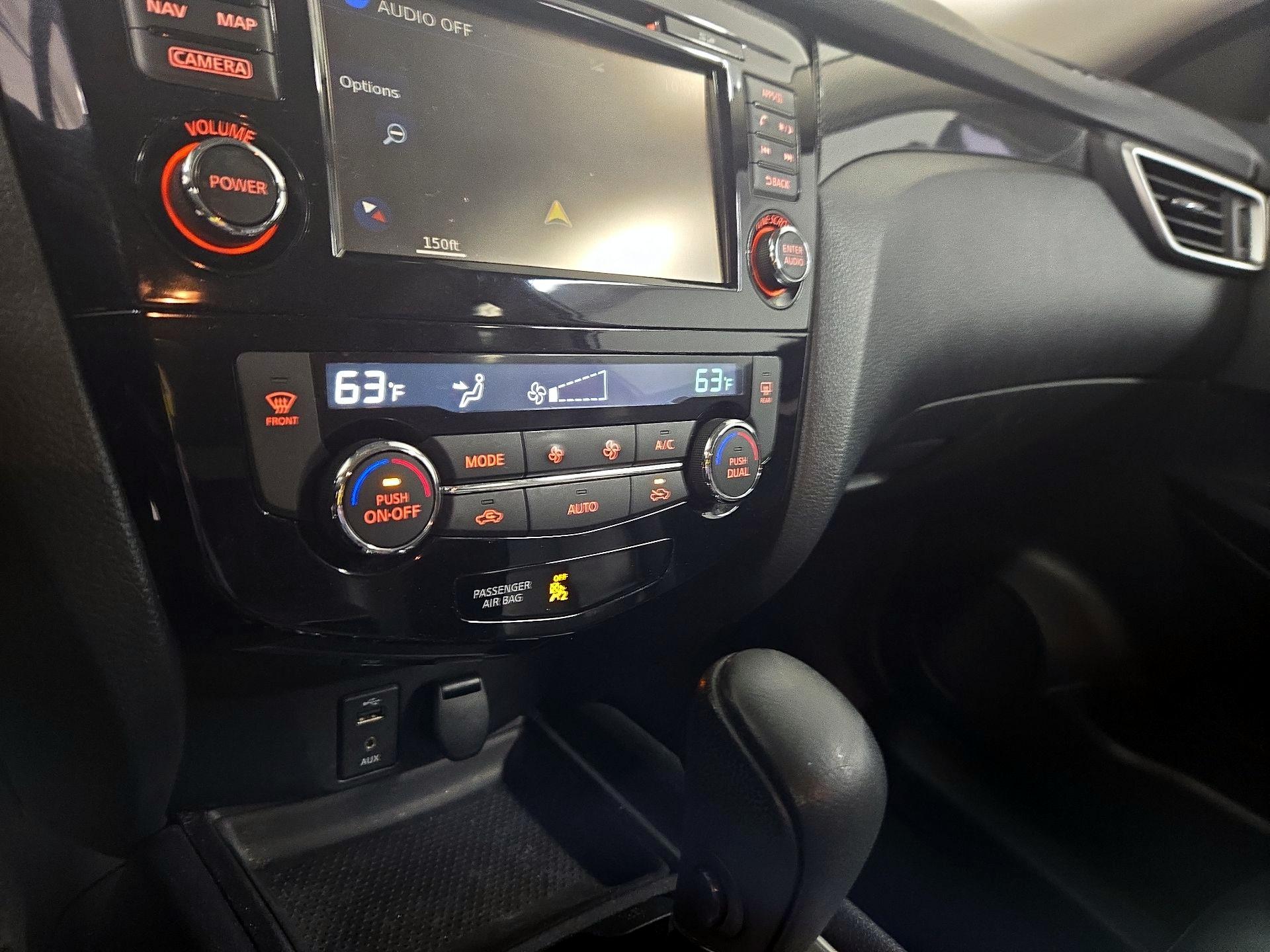 Thumbnail: 2016 Nissan Rogue - 17