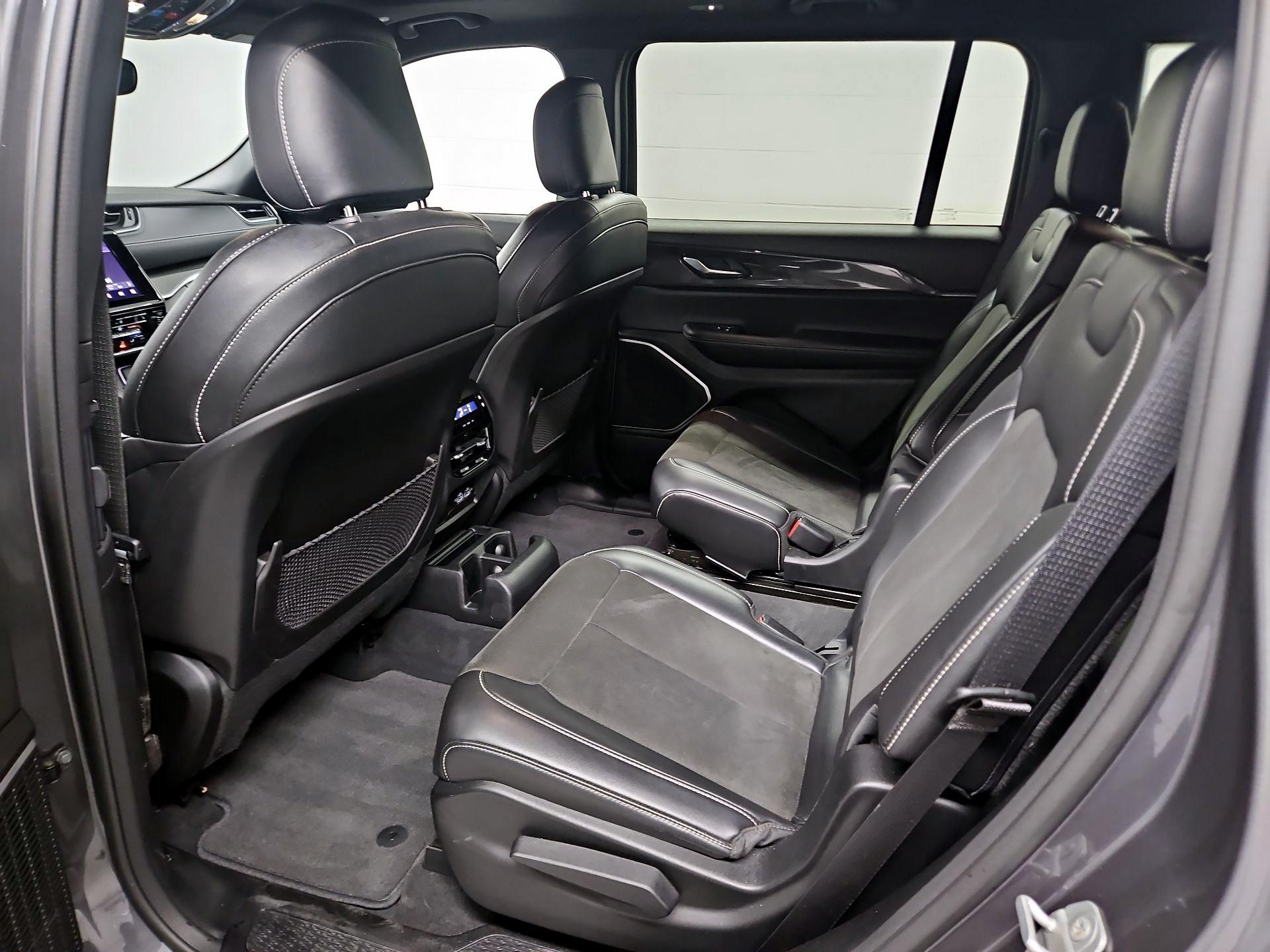 Thumbnail: 2022 Jeep Grand Cherokee L - 20