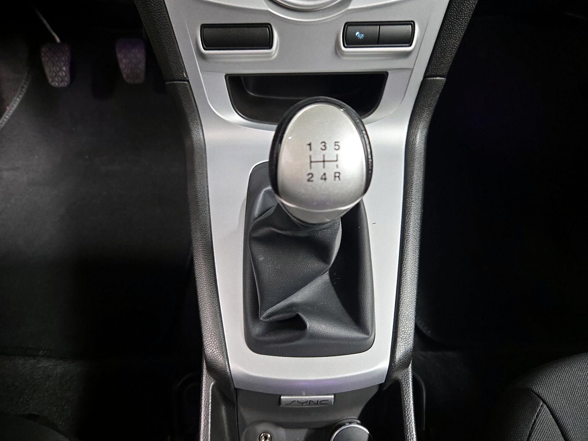 Thumbnail: 2016 Ford Fiesta - 16
