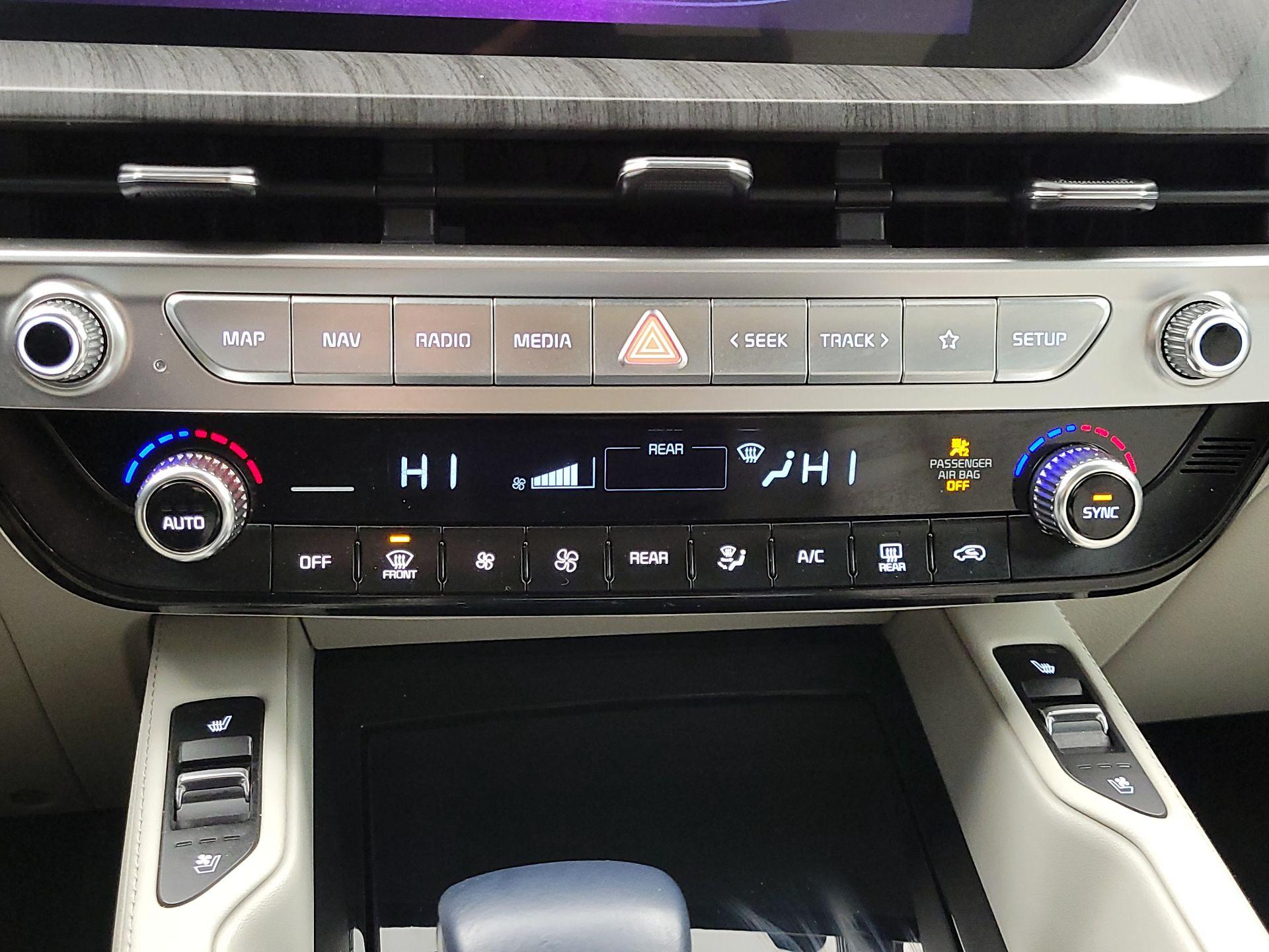 Thumbnail: 2023 Kia Telluride - 17