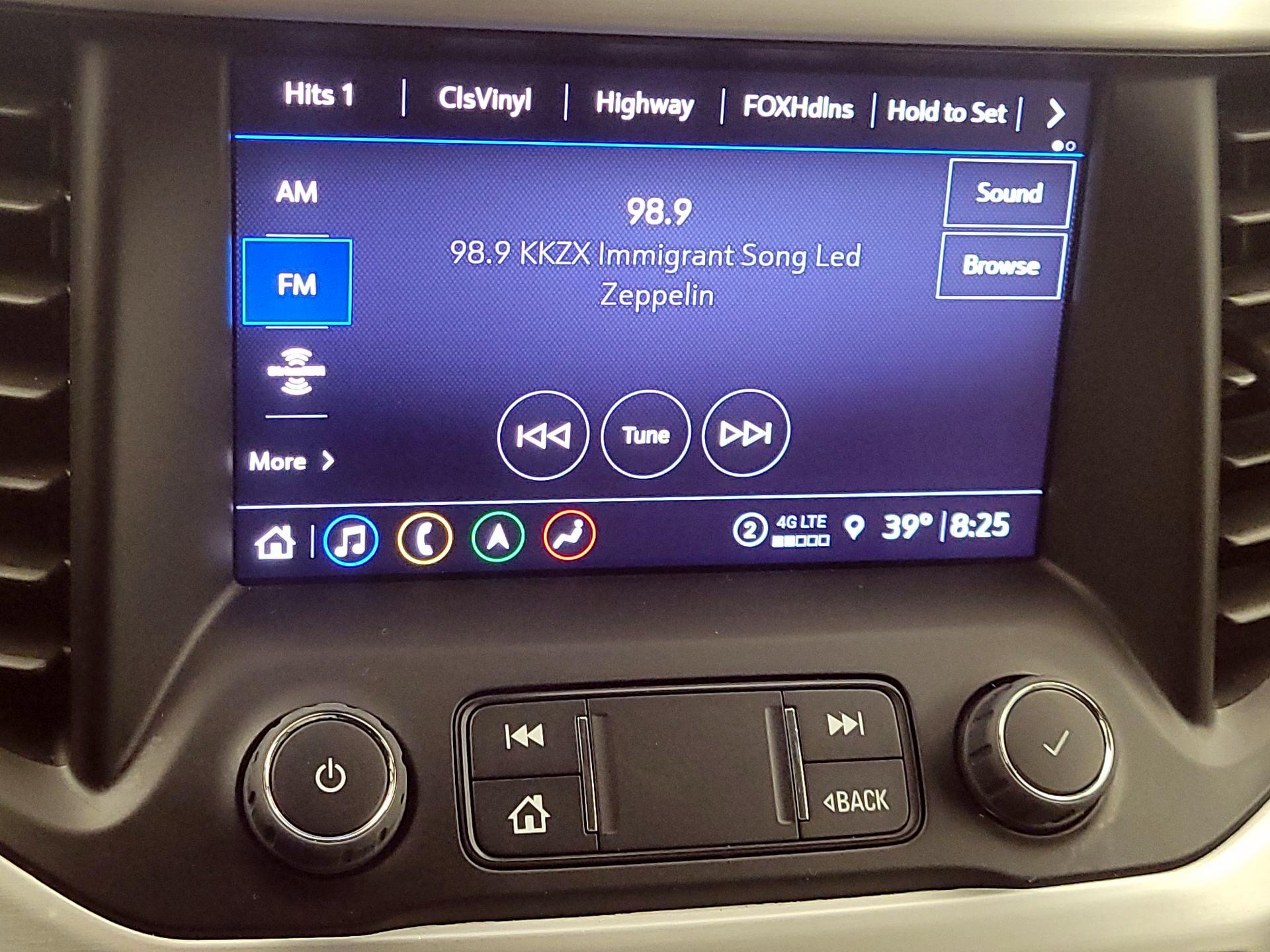 Thumbnail: 2023 GMC Acadia - 16