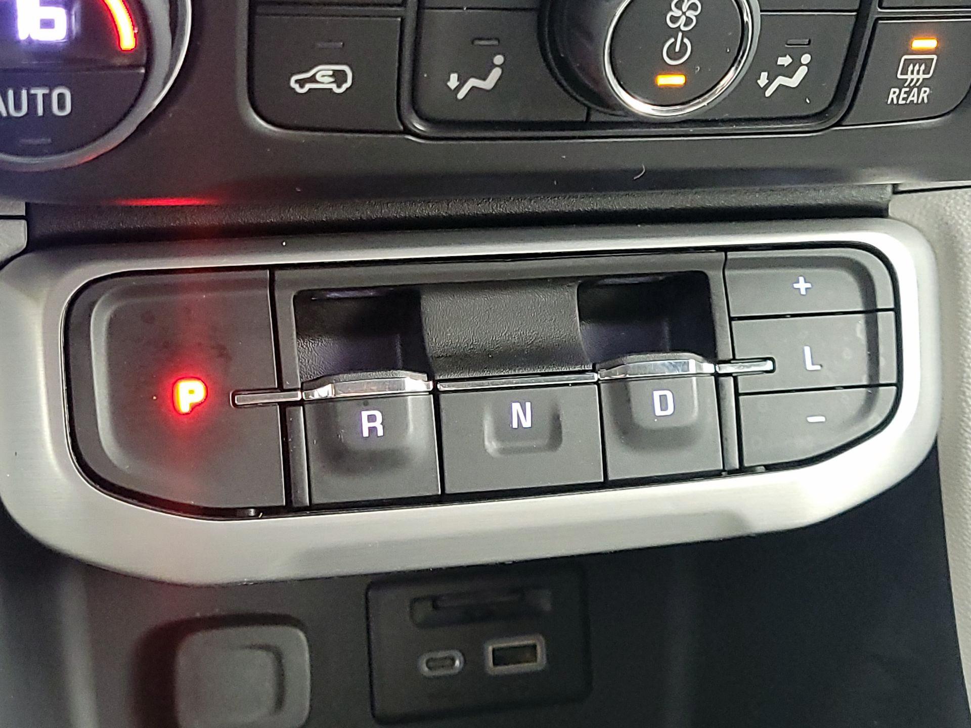 Thumbnail: 2023 GMC Acadia - 18