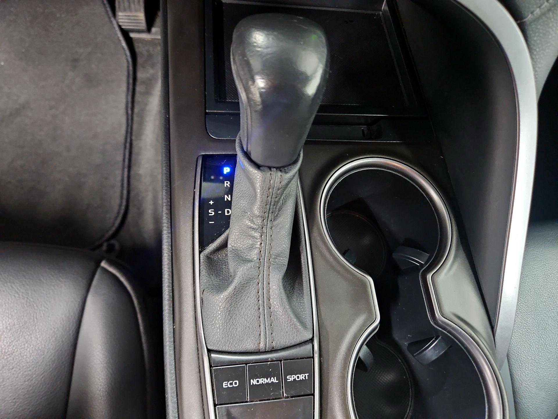 Thumbnail: 2023 Toyota Camry - 17