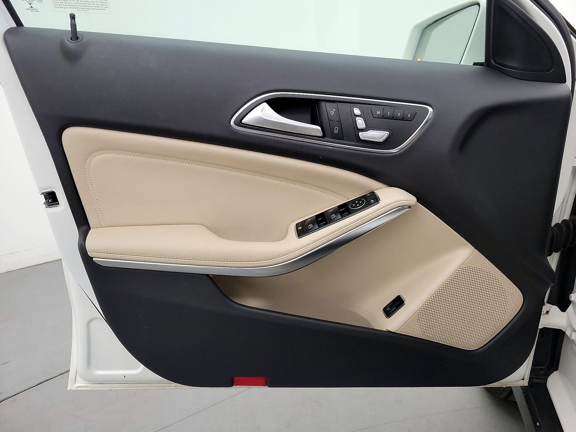 Thumbnail: 2020 Mercedes-Benz GLA - 12