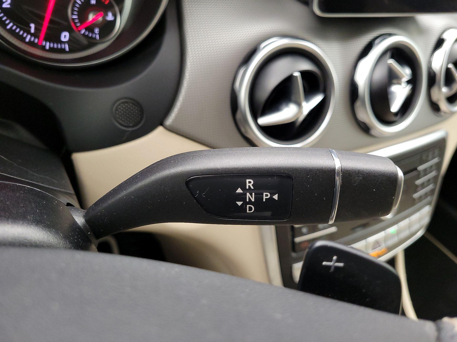 Thumbnail: 2020 Mercedes-Benz GLA - 17