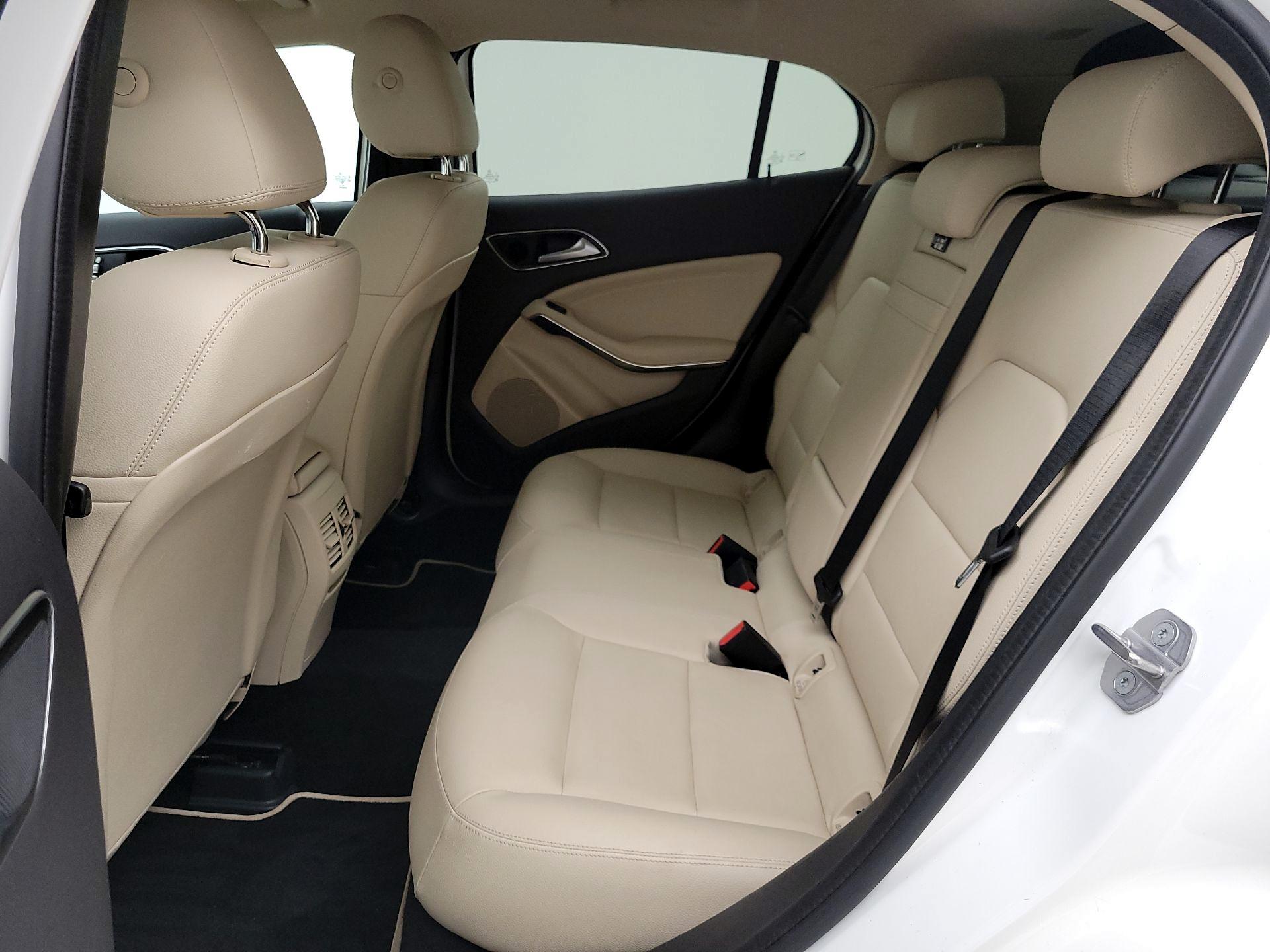 Thumbnail: 2020 Mercedes-Benz GLA - 19