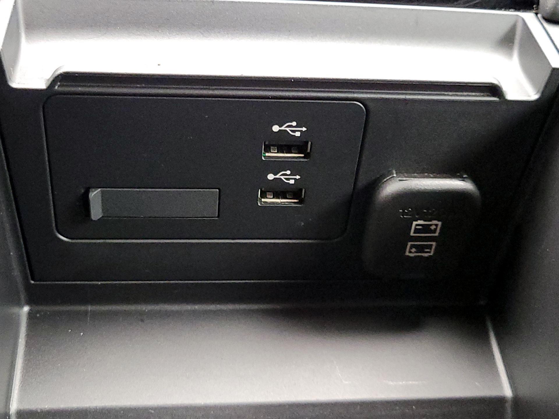 Thumbnail: 2023 Mazda Mazda3 - 18