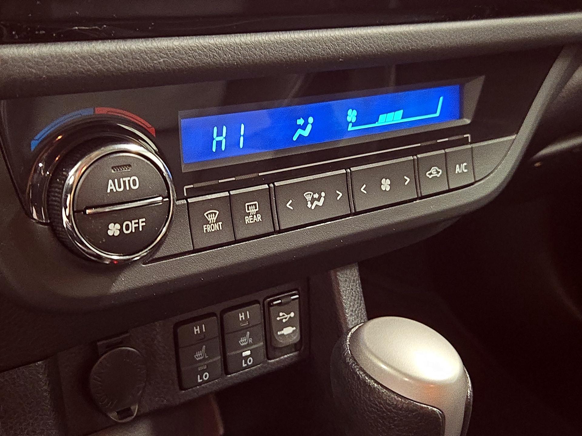 Thumbnail: 2016 Toyota Corolla - 17