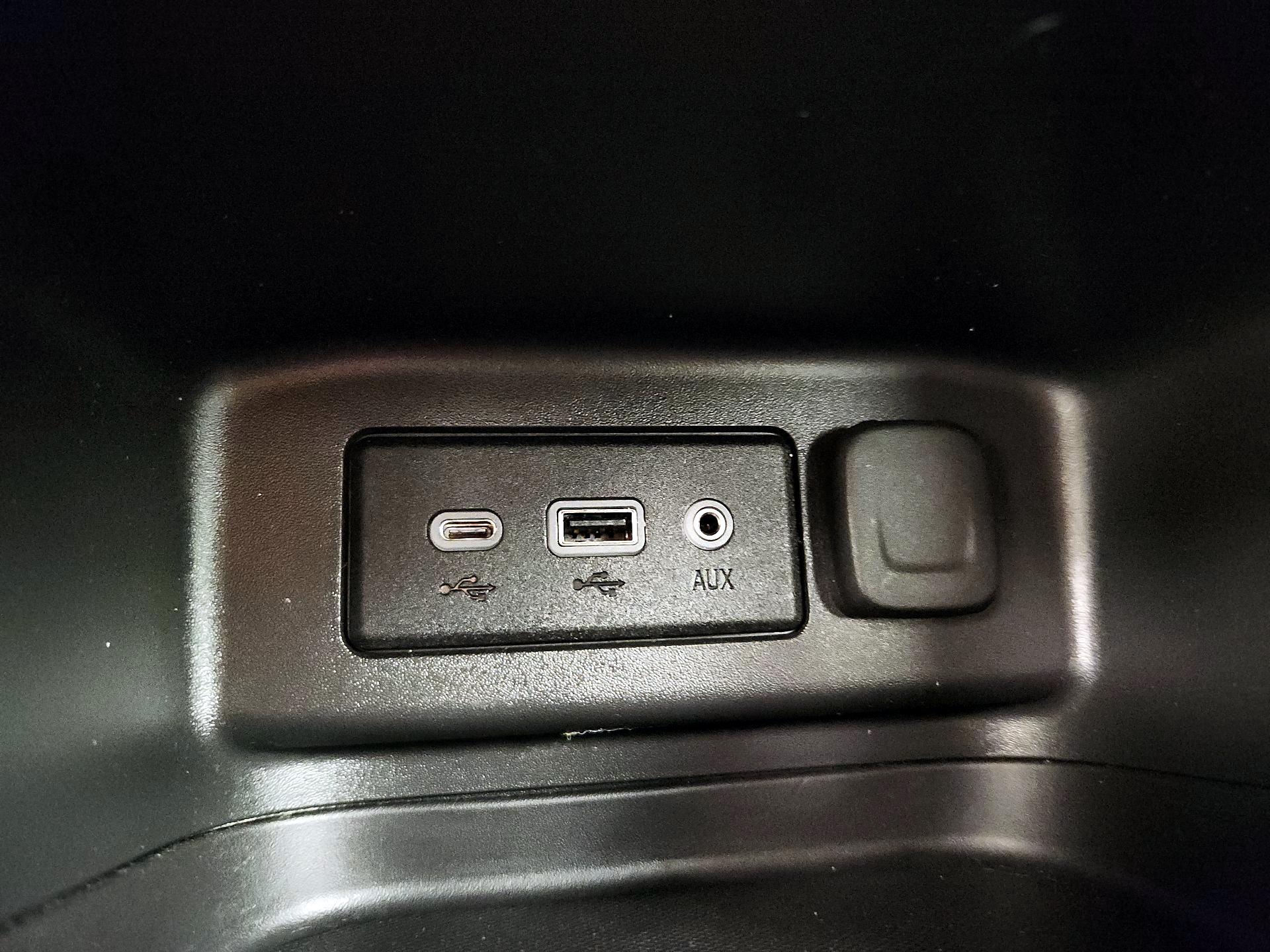 Thumbnail: 2020 Chevrolet Equinox - 18