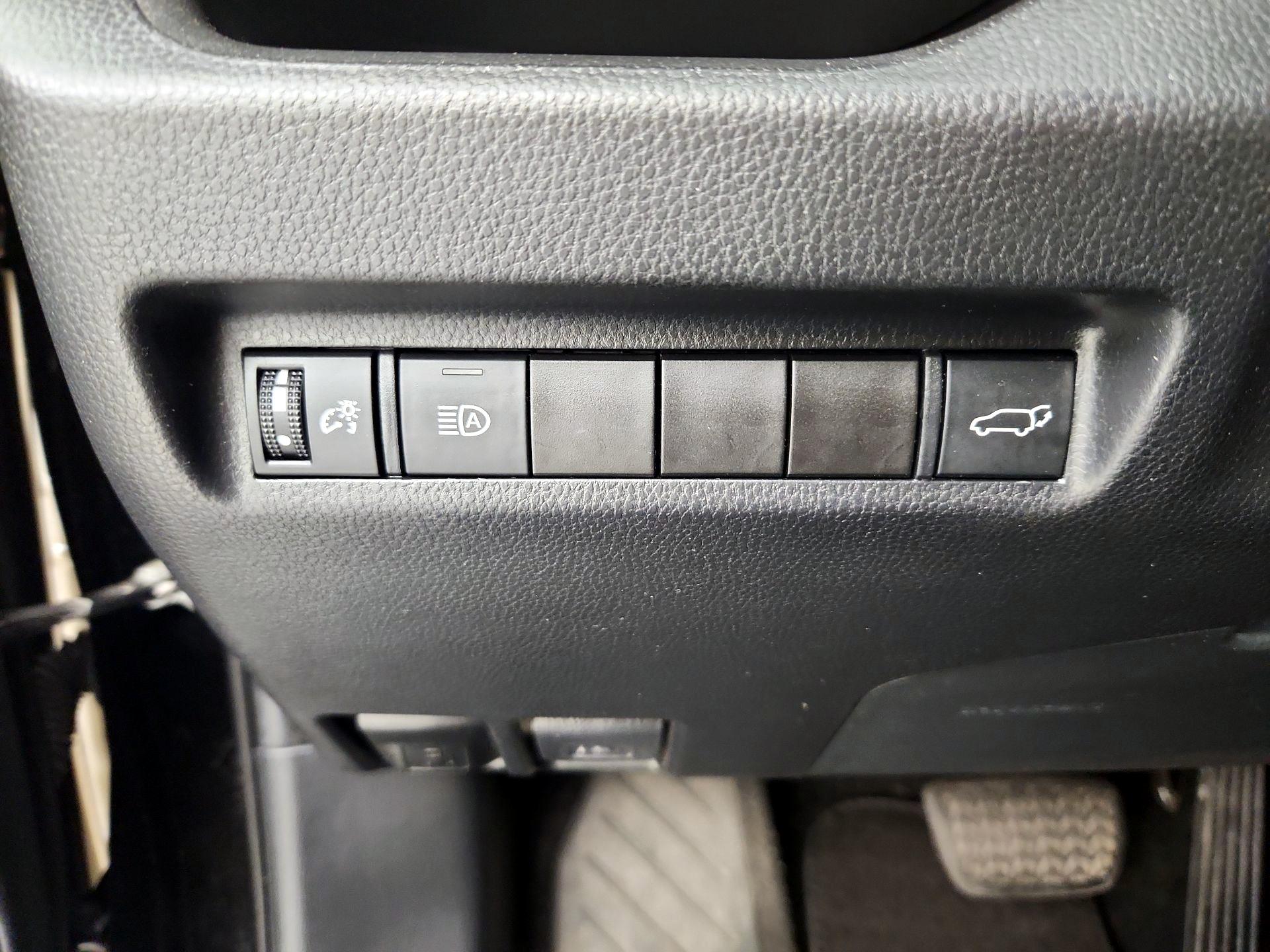 Thumbnail: 2021 Toyota RAV4 - 13