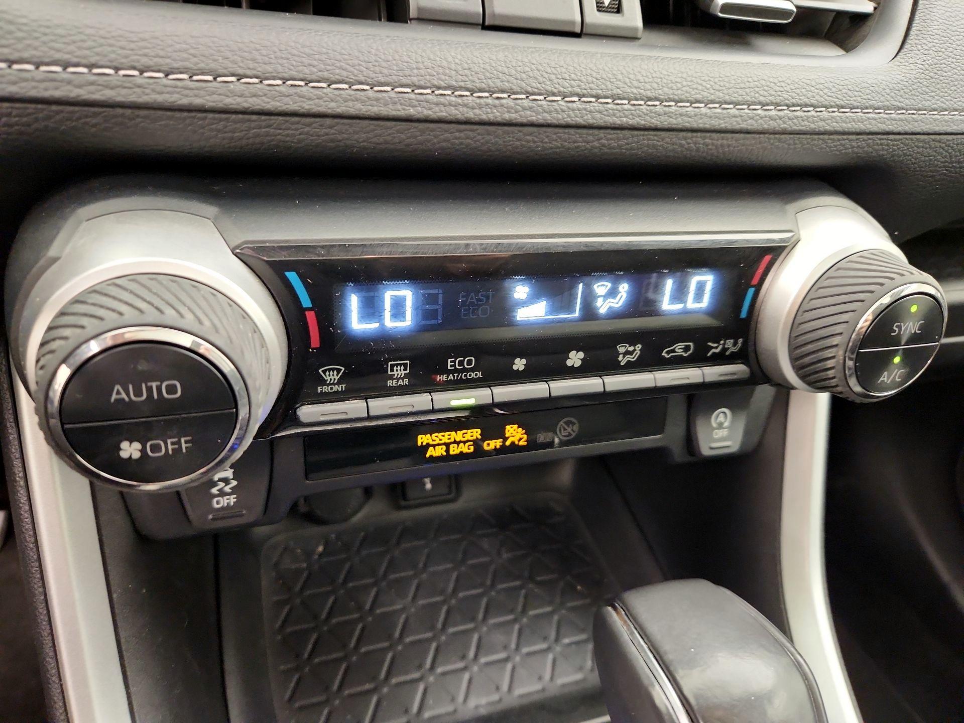 Thumbnail: 2021 Toyota RAV4 - 16