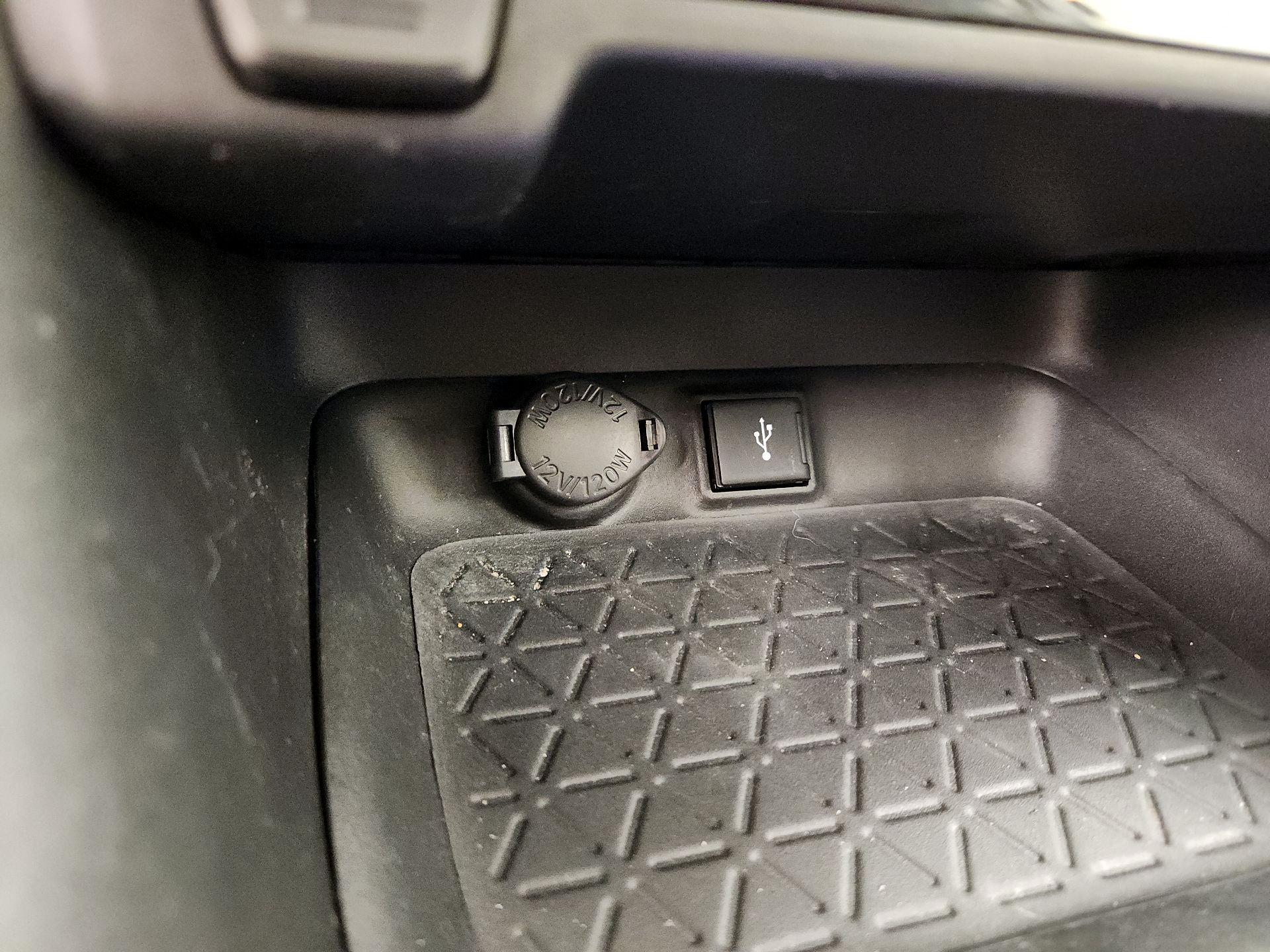 Thumbnail: 2021 Toyota RAV4 - 18