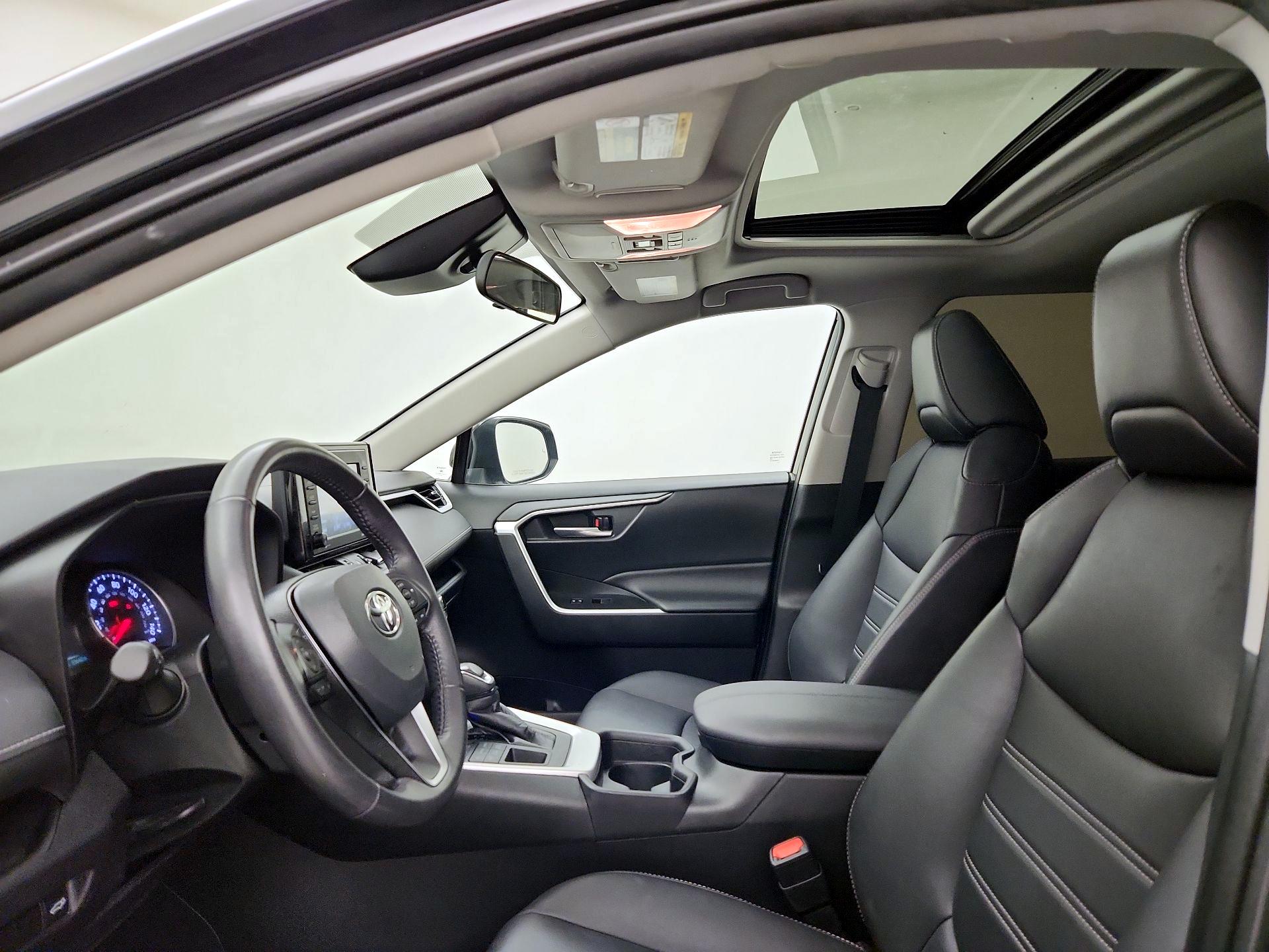 Thumbnail: 2021 Toyota RAV4 - 19