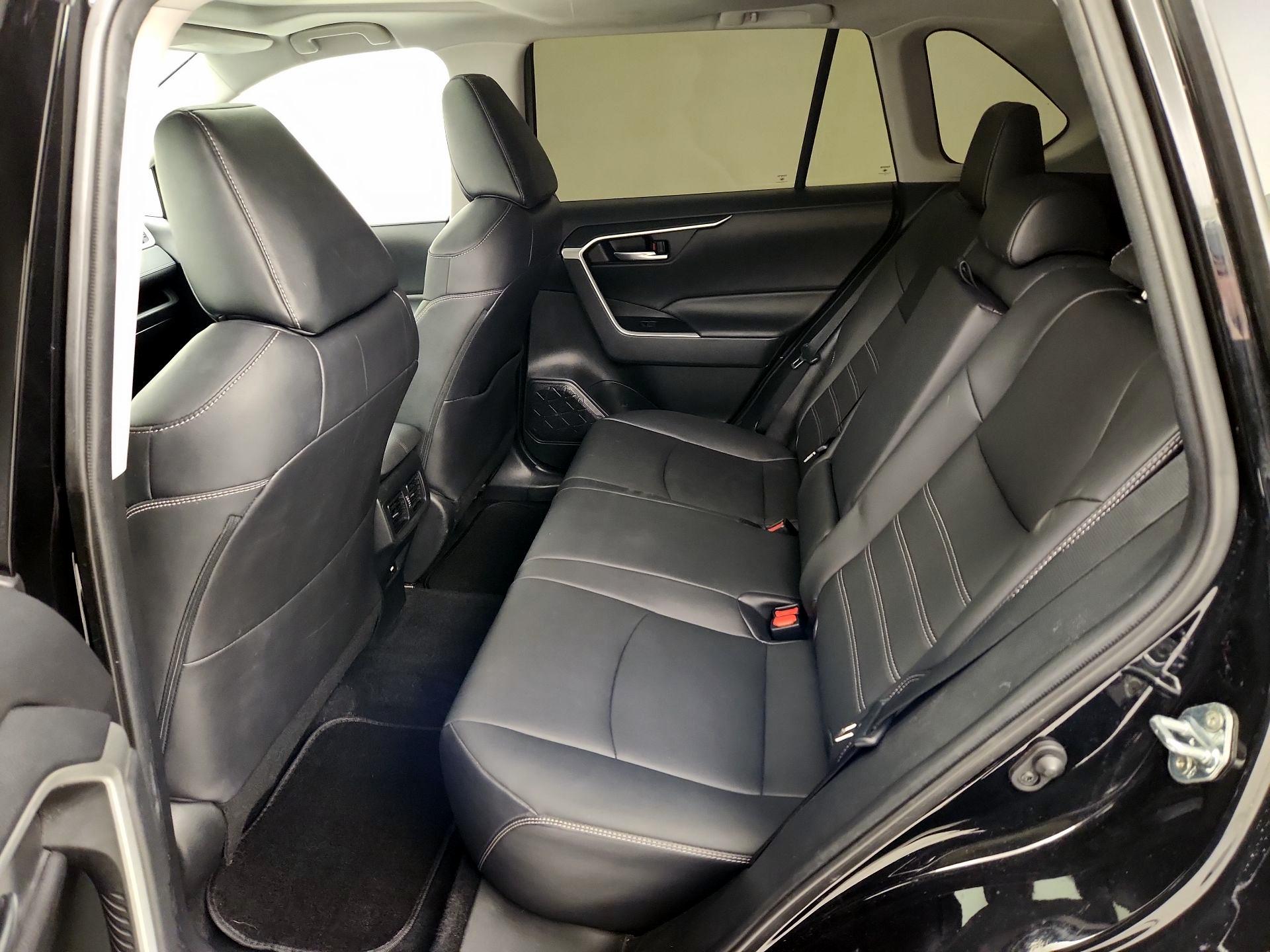 Thumbnail: 2021 Toyota RAV4 - 20