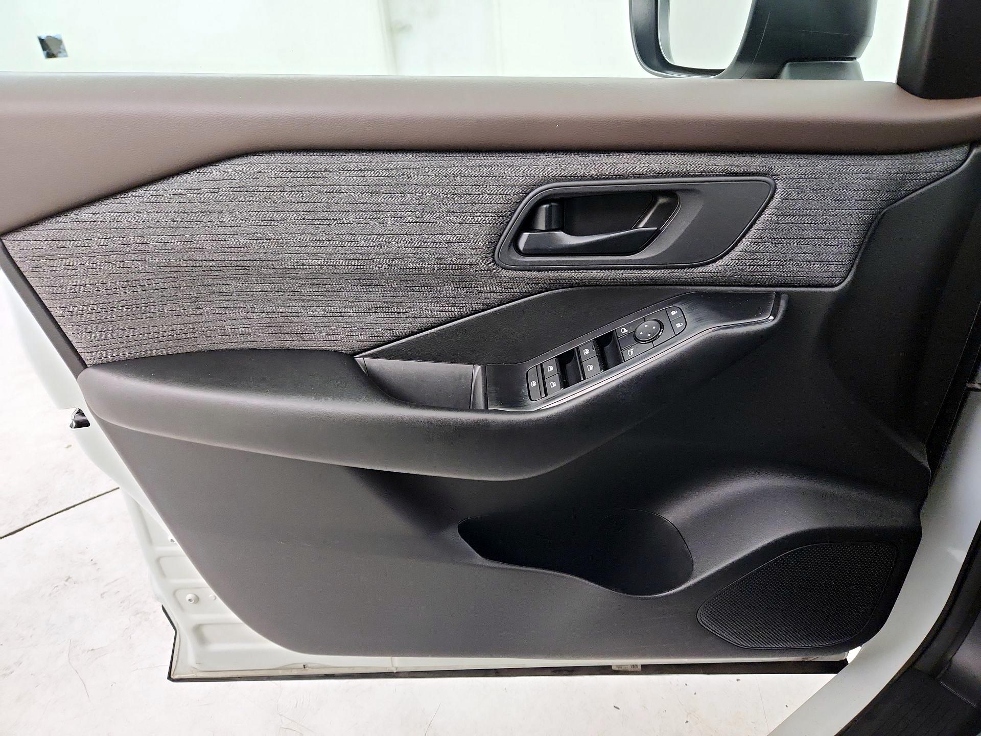 Thumbnail: 2023 Nissan Rogue - 12